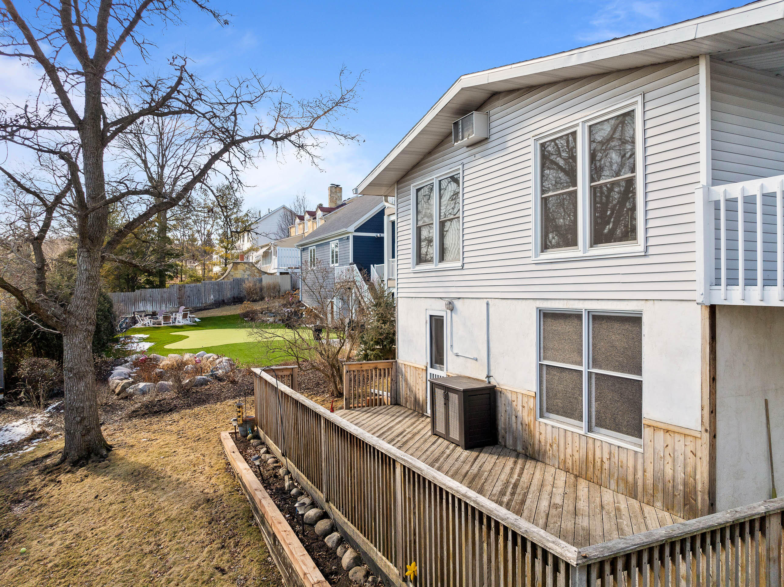 1540 W Main St
