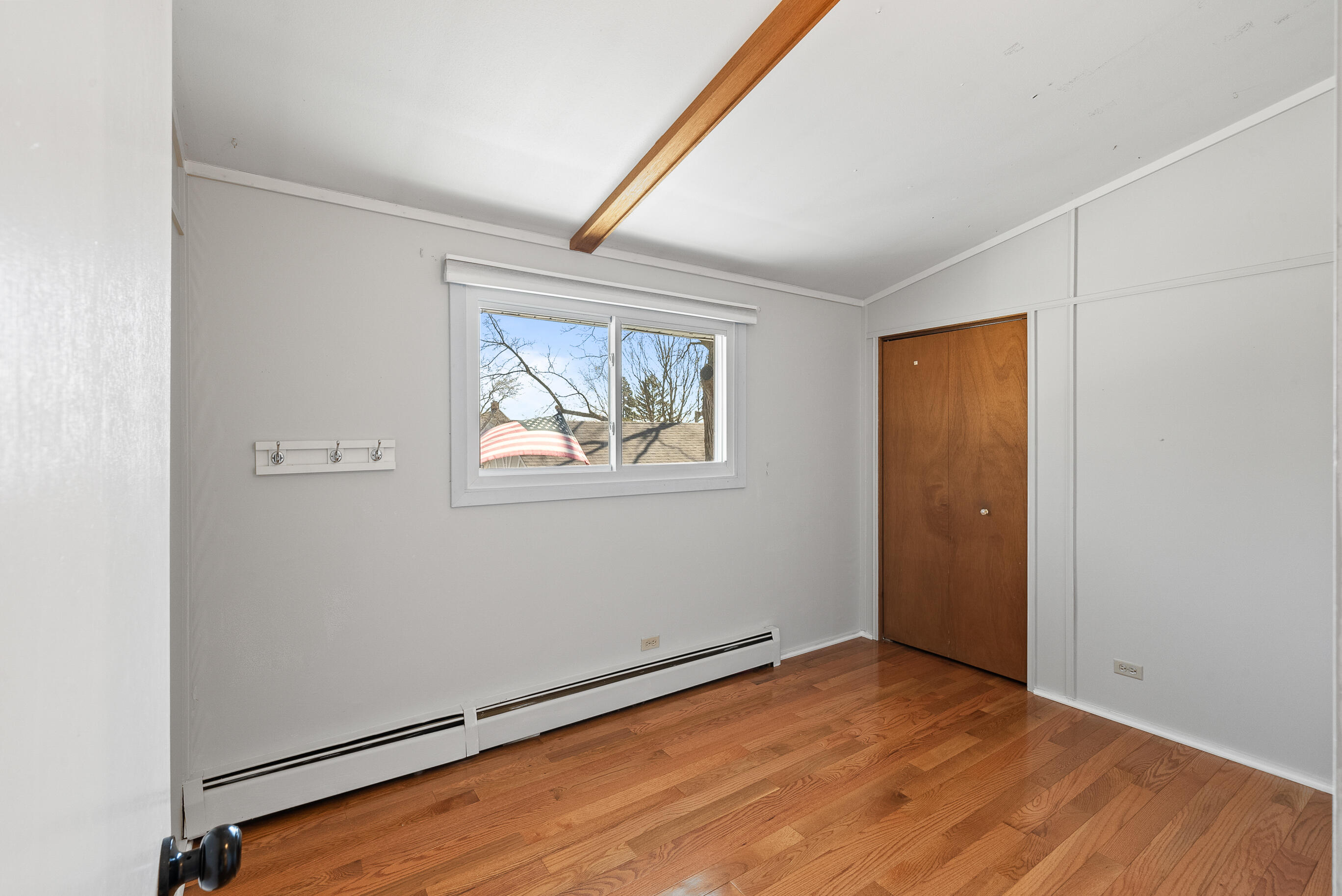 1540 W Main St
