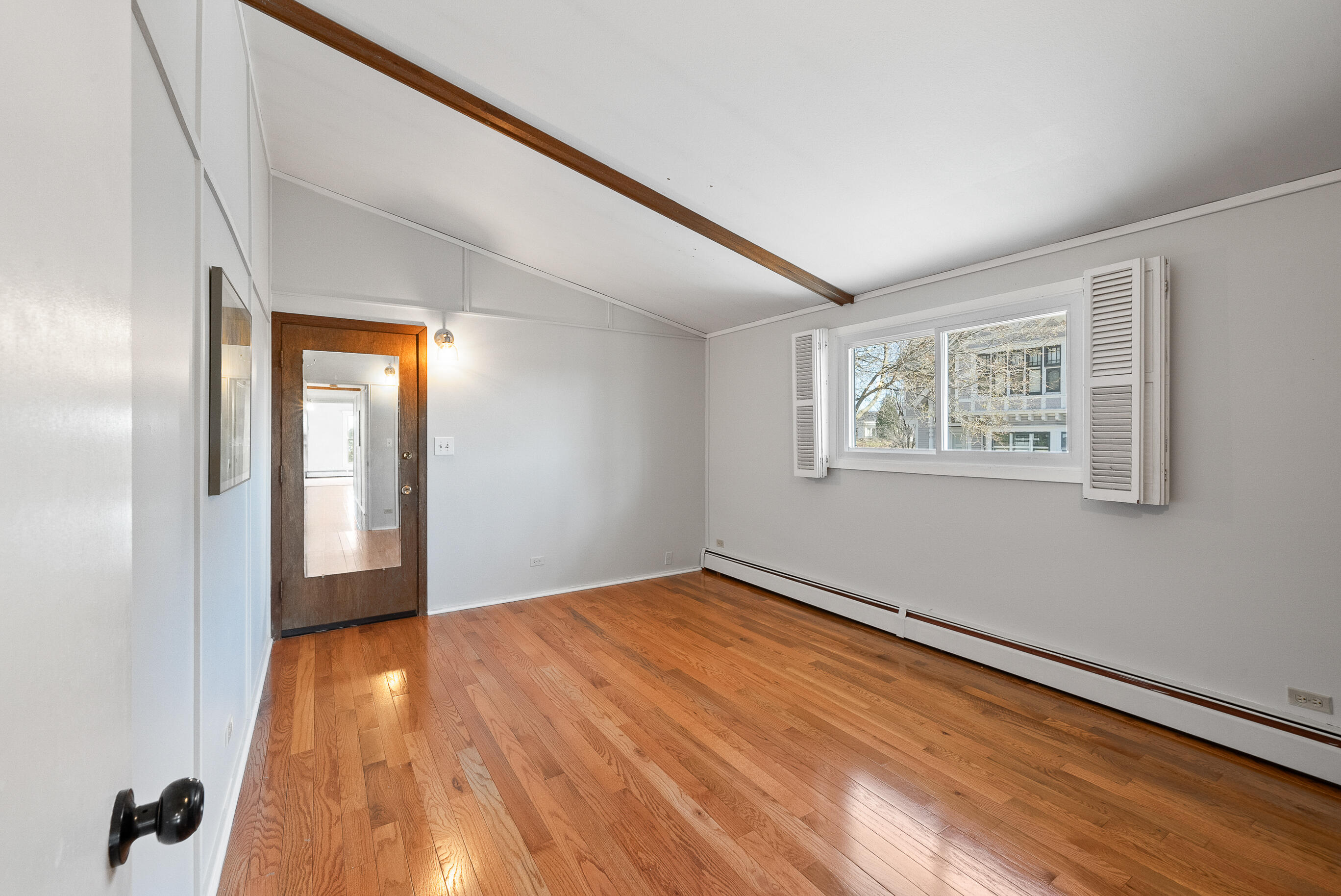 1540 W Main St