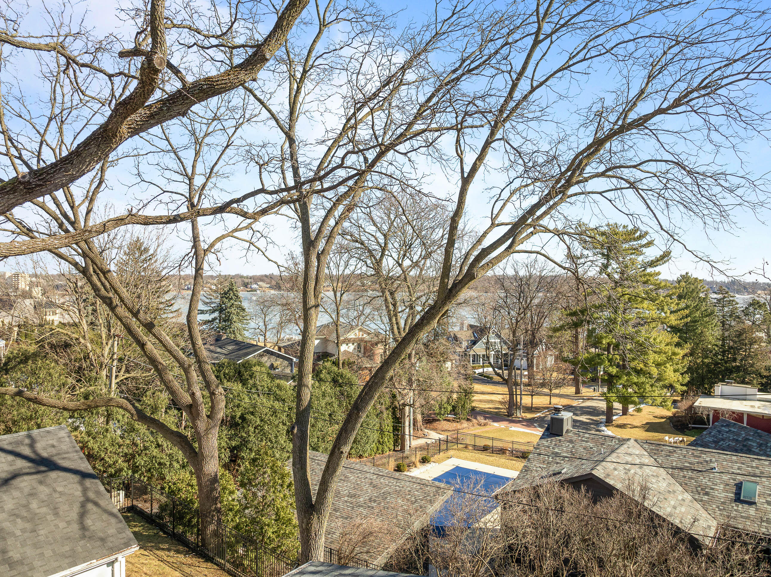 1540 W Main St