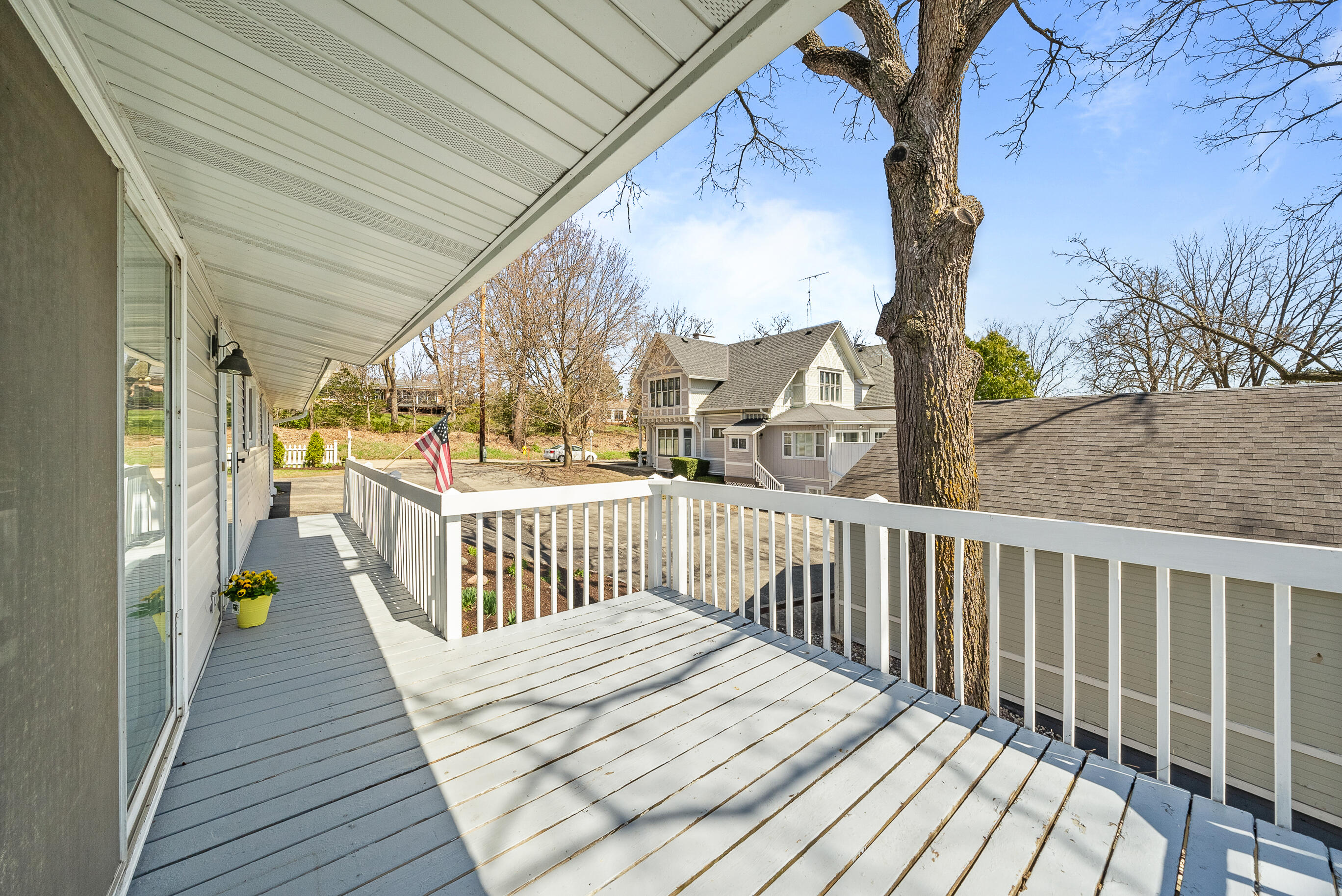 1540 W Main St