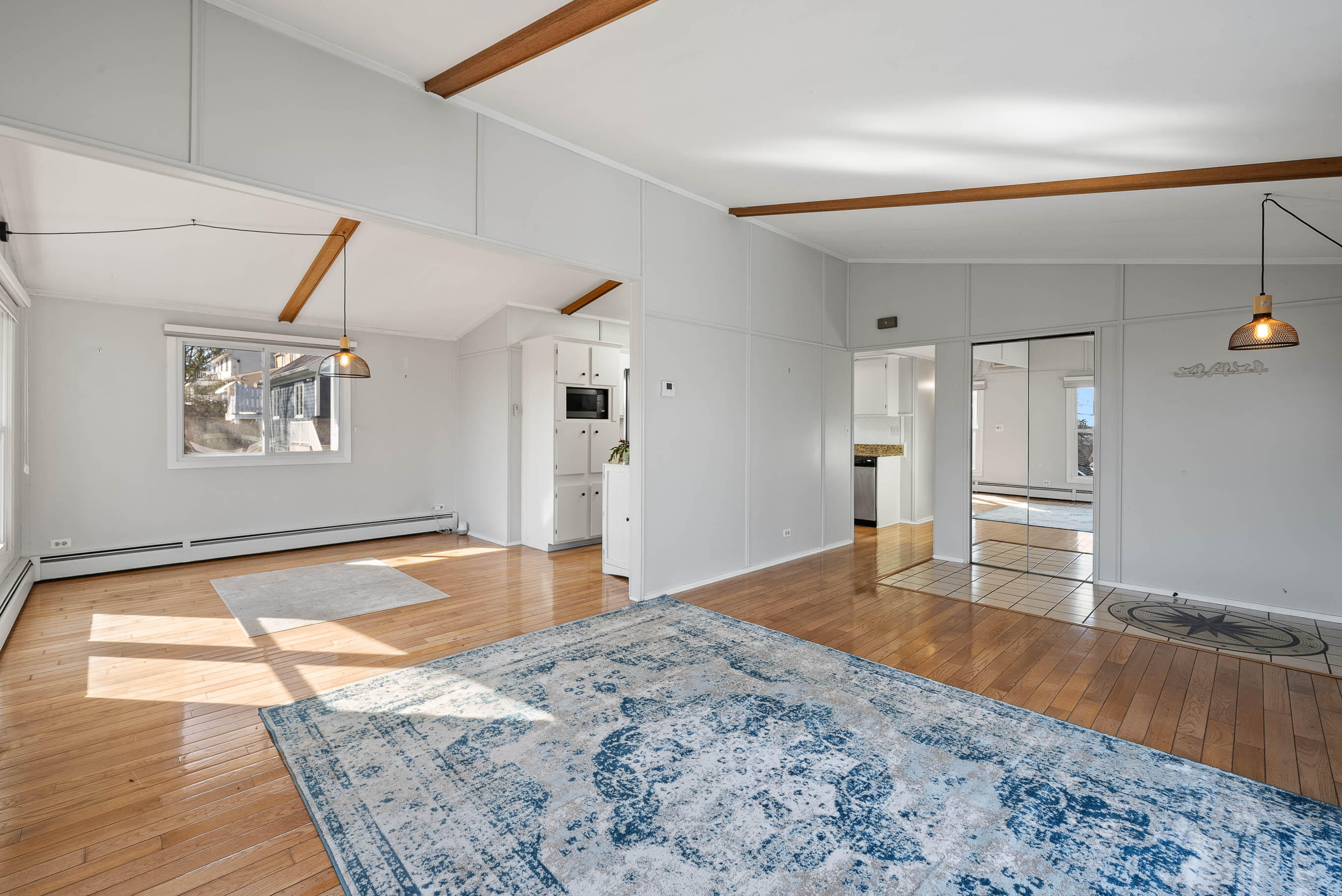 1540 W Main St