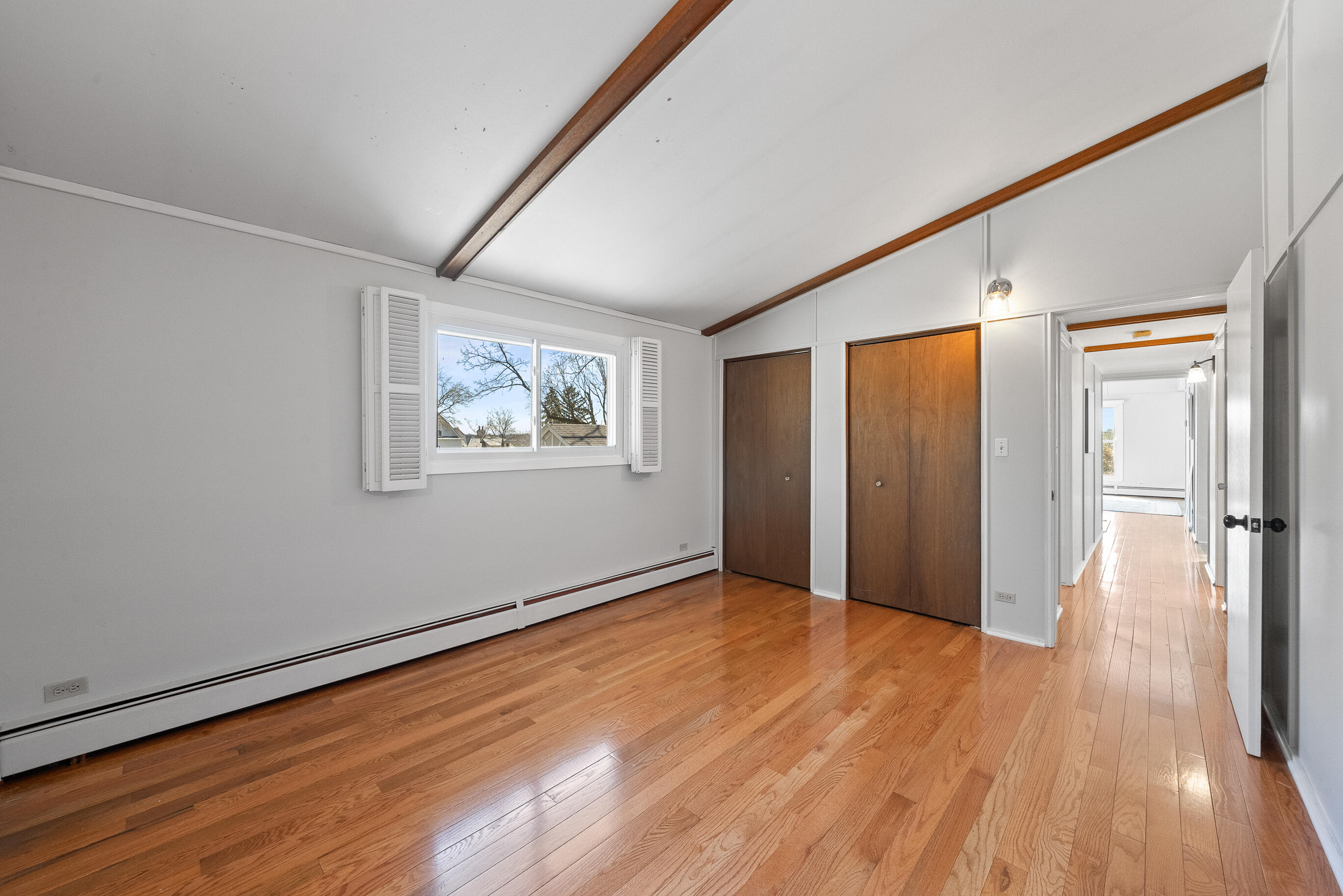 1540 W Main St