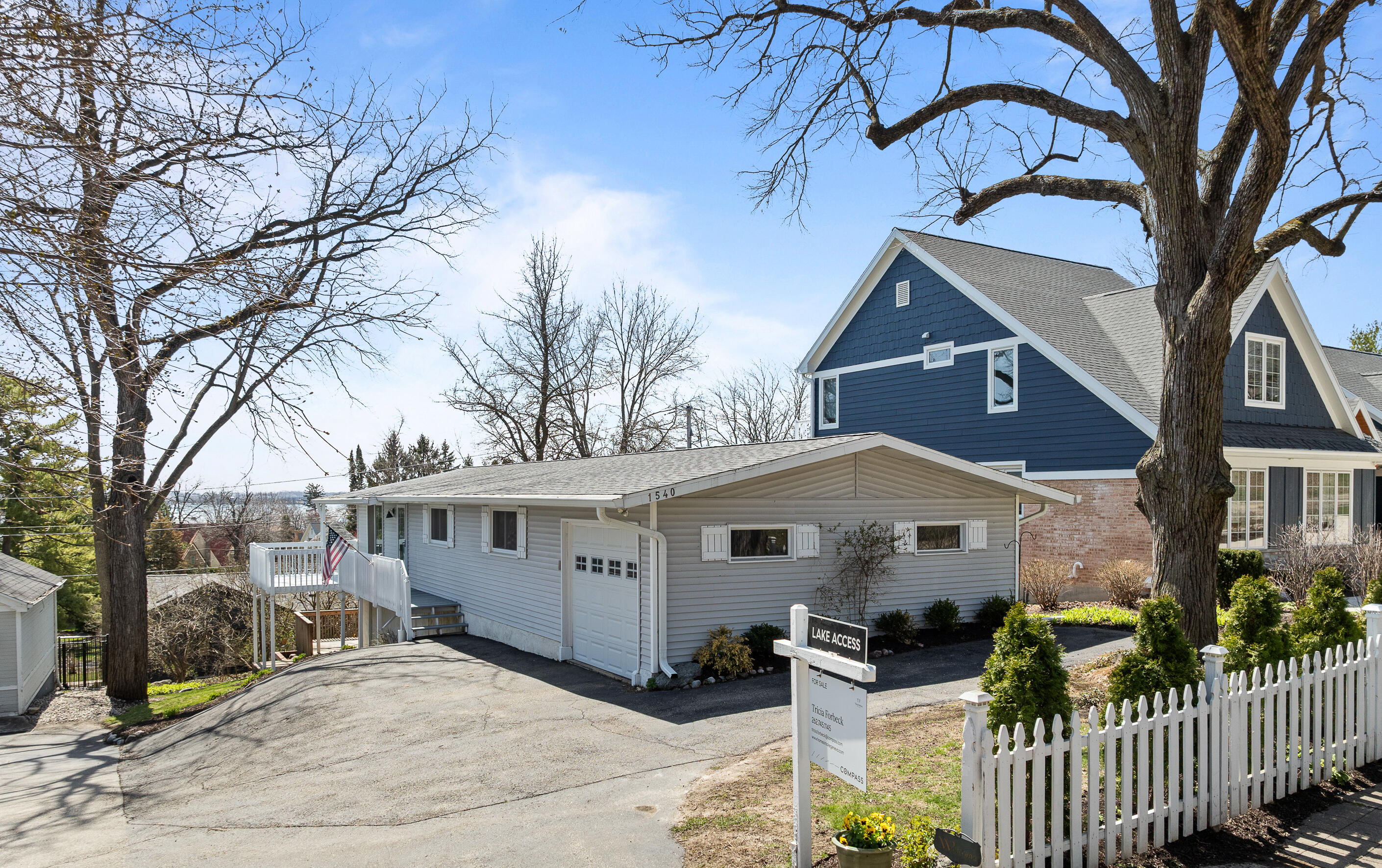 1540 W Main St