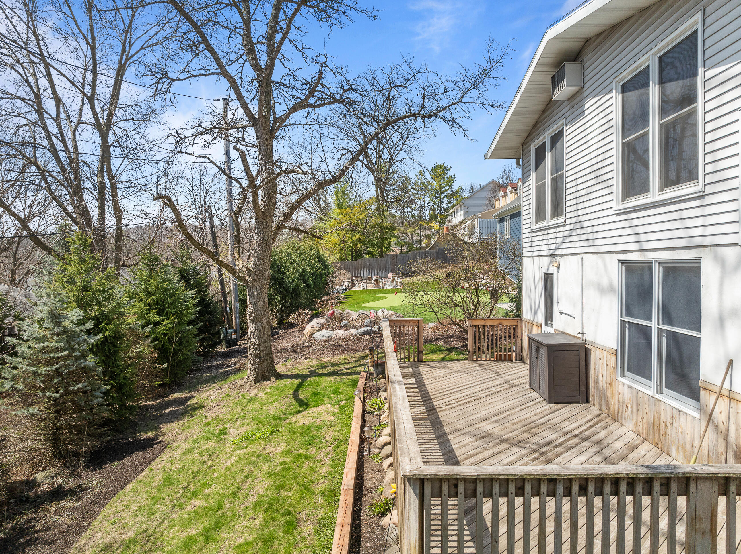1540 W Main St