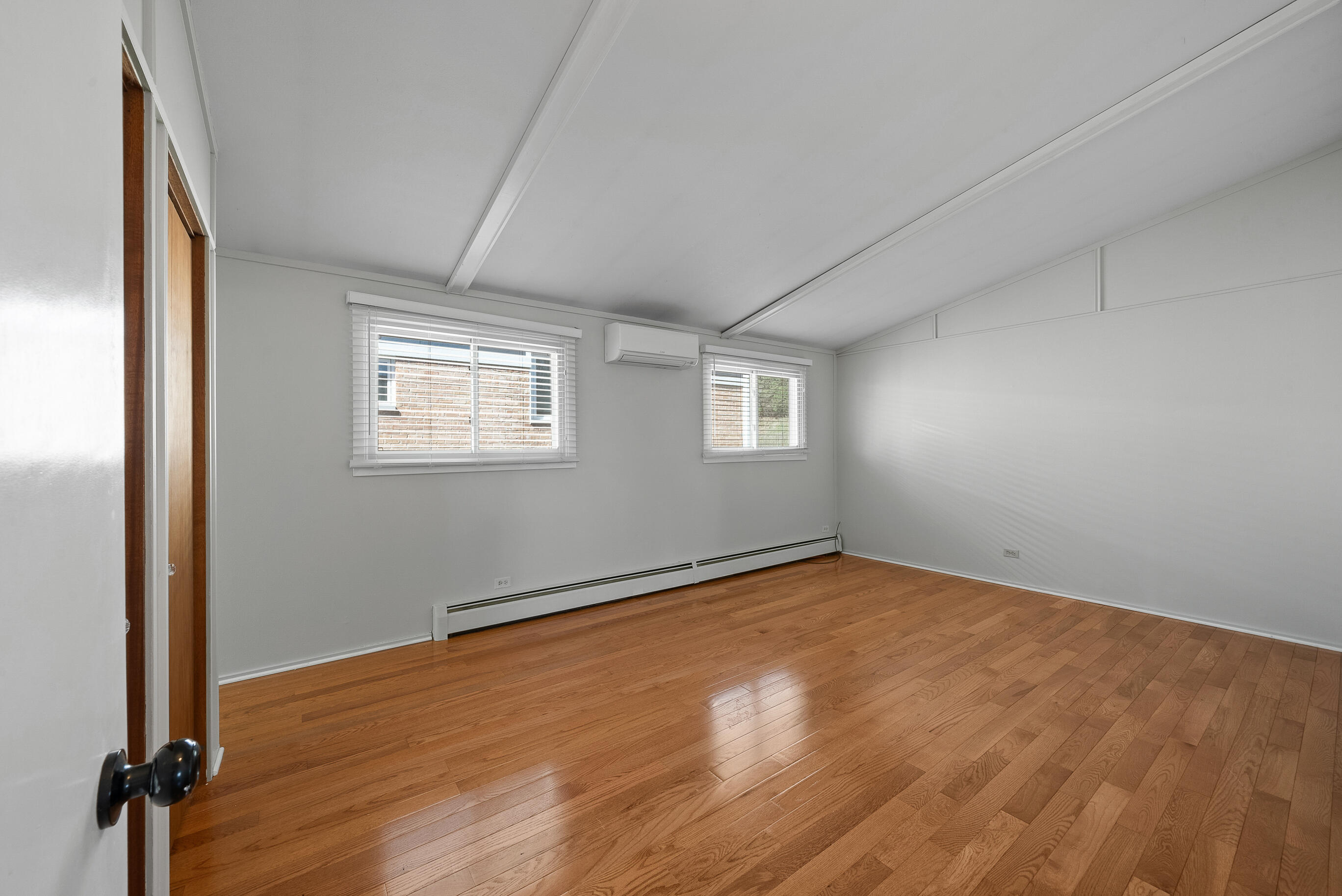 1540 W Main St