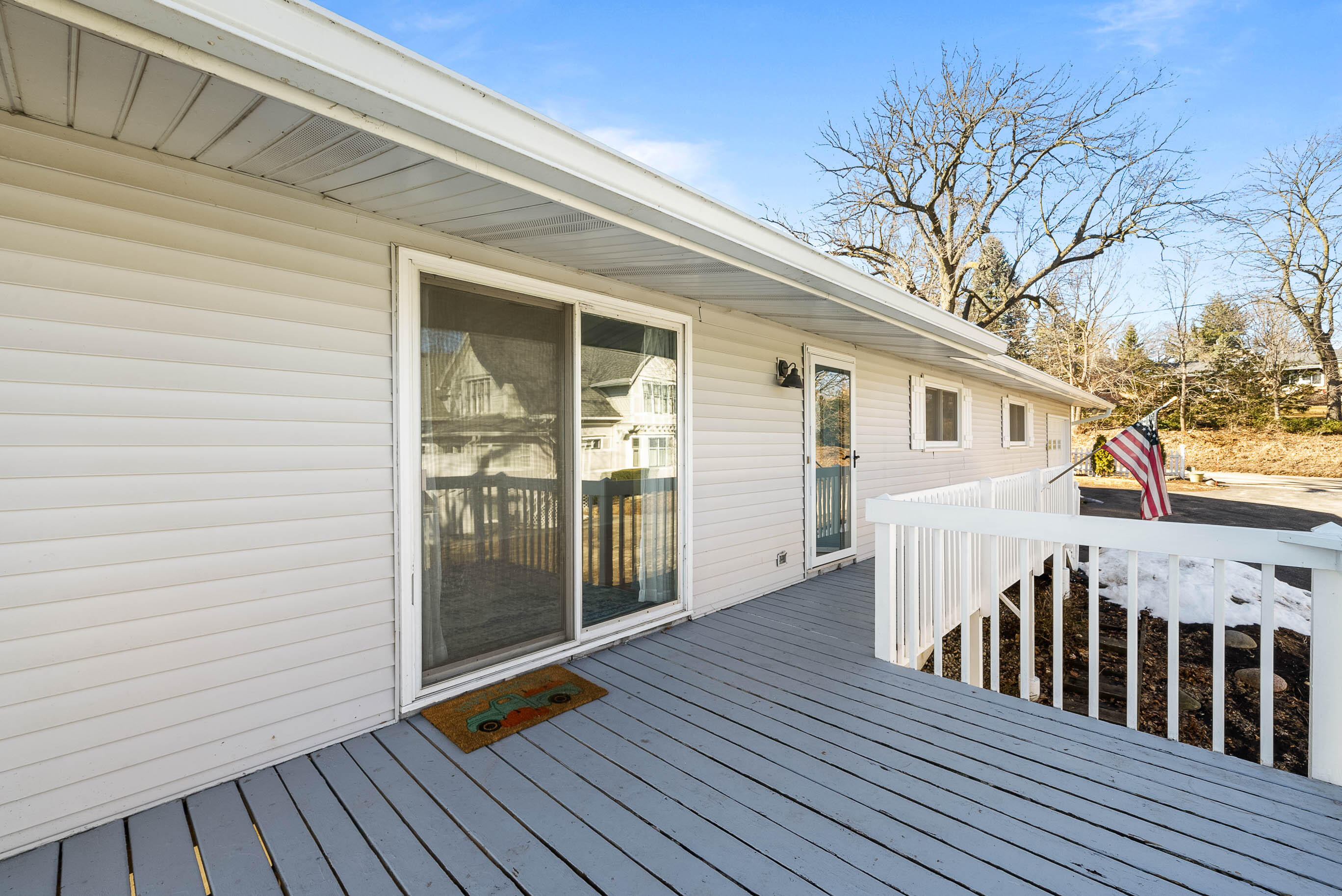 1540 W Main St