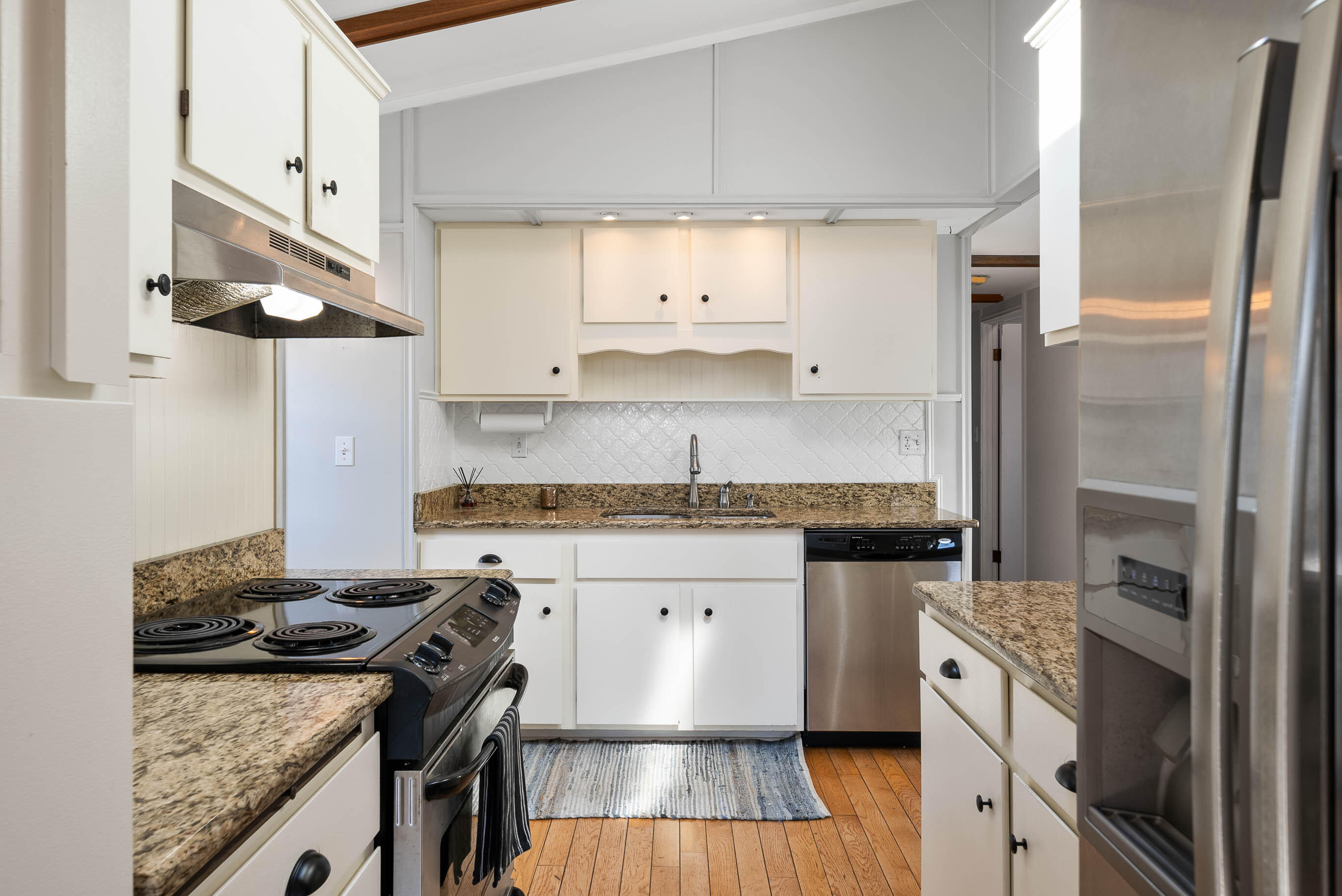1540 W Main St