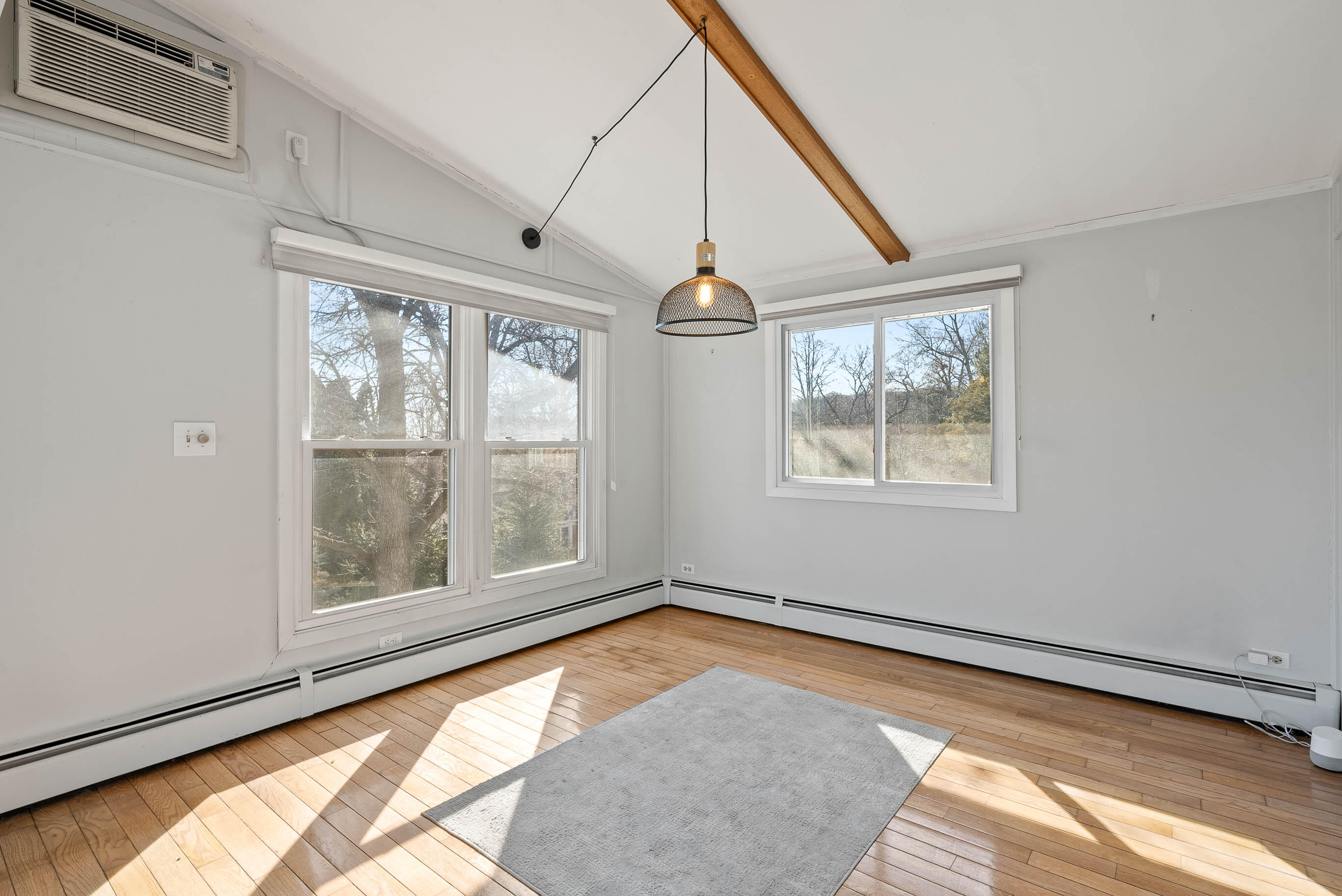 1540 W Main St