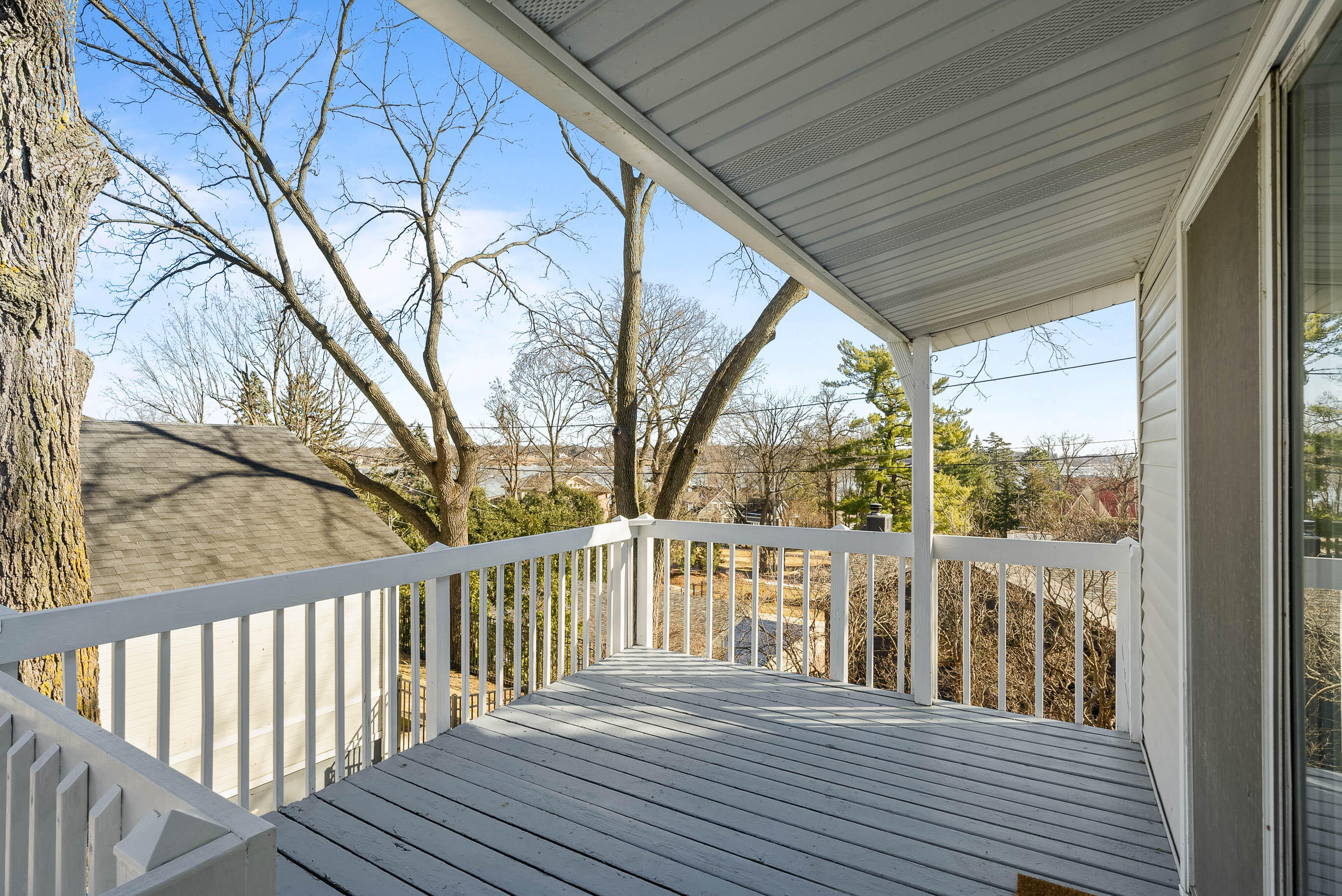 1540 W Main St