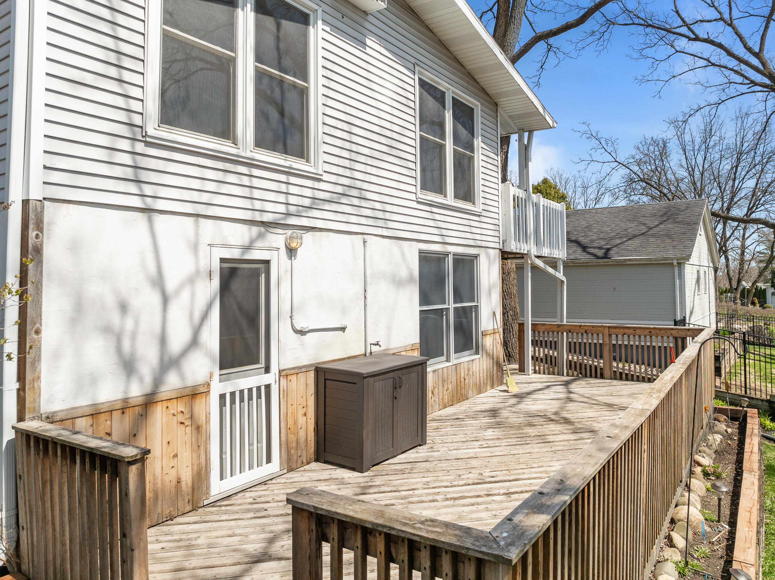 1540 W Main St