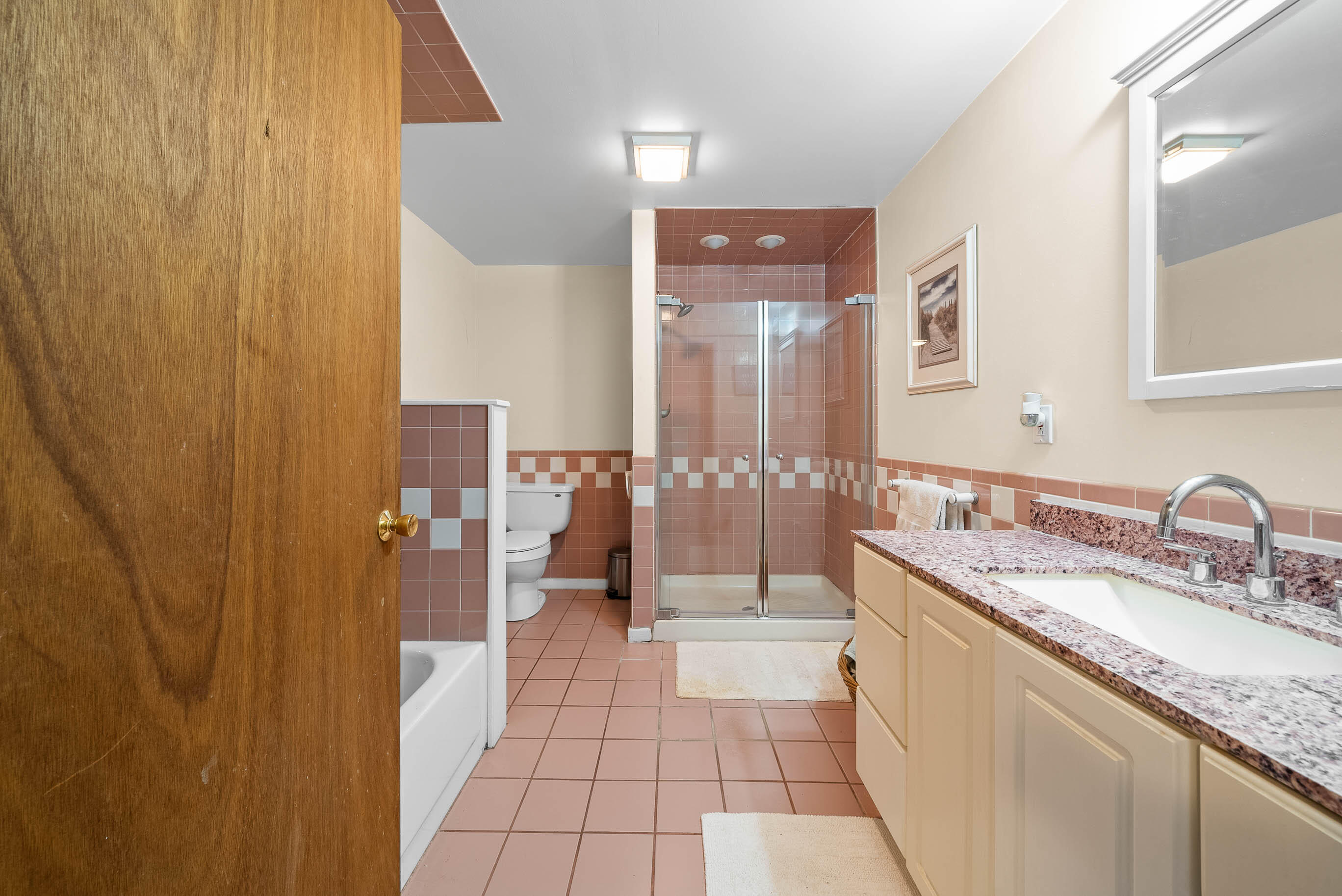 1540 W Main St