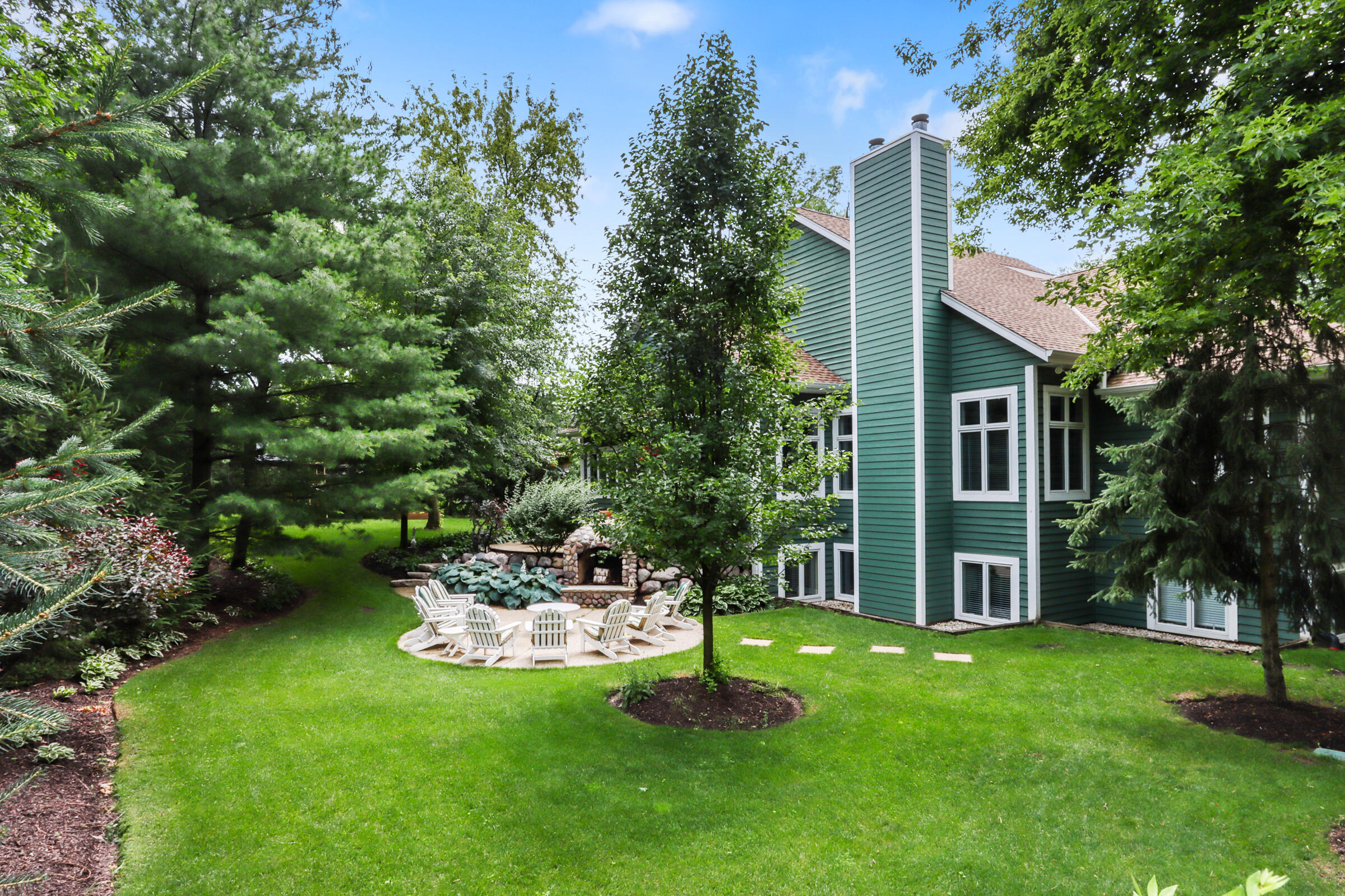 1019 Tarrant Dr