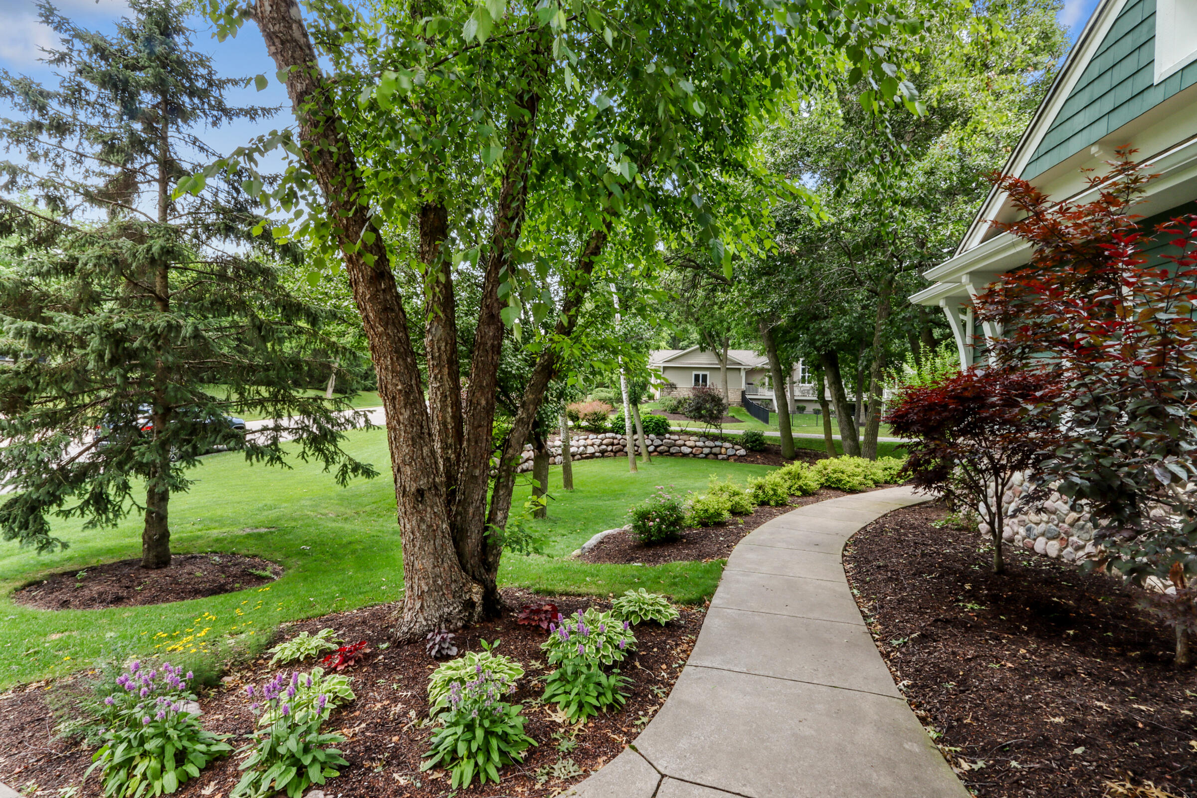 1019 Tarrant Dr
