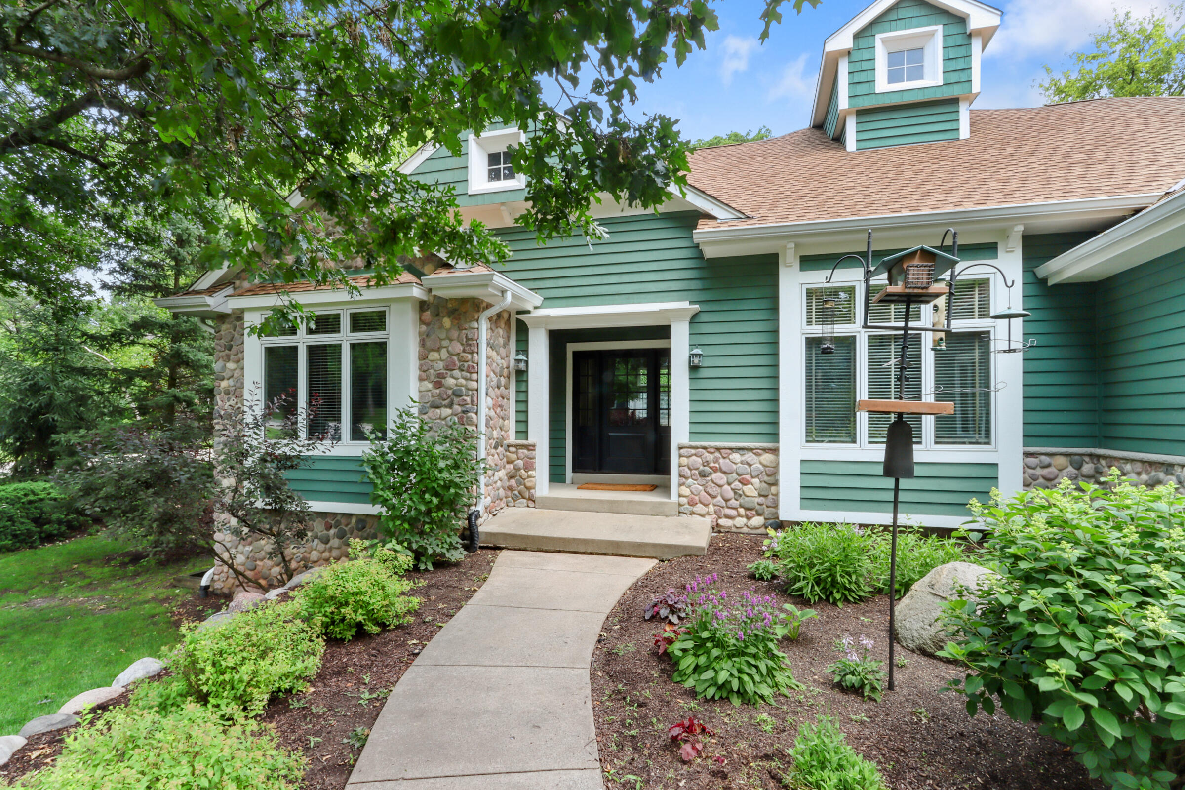 1019 Tarrant Dr
