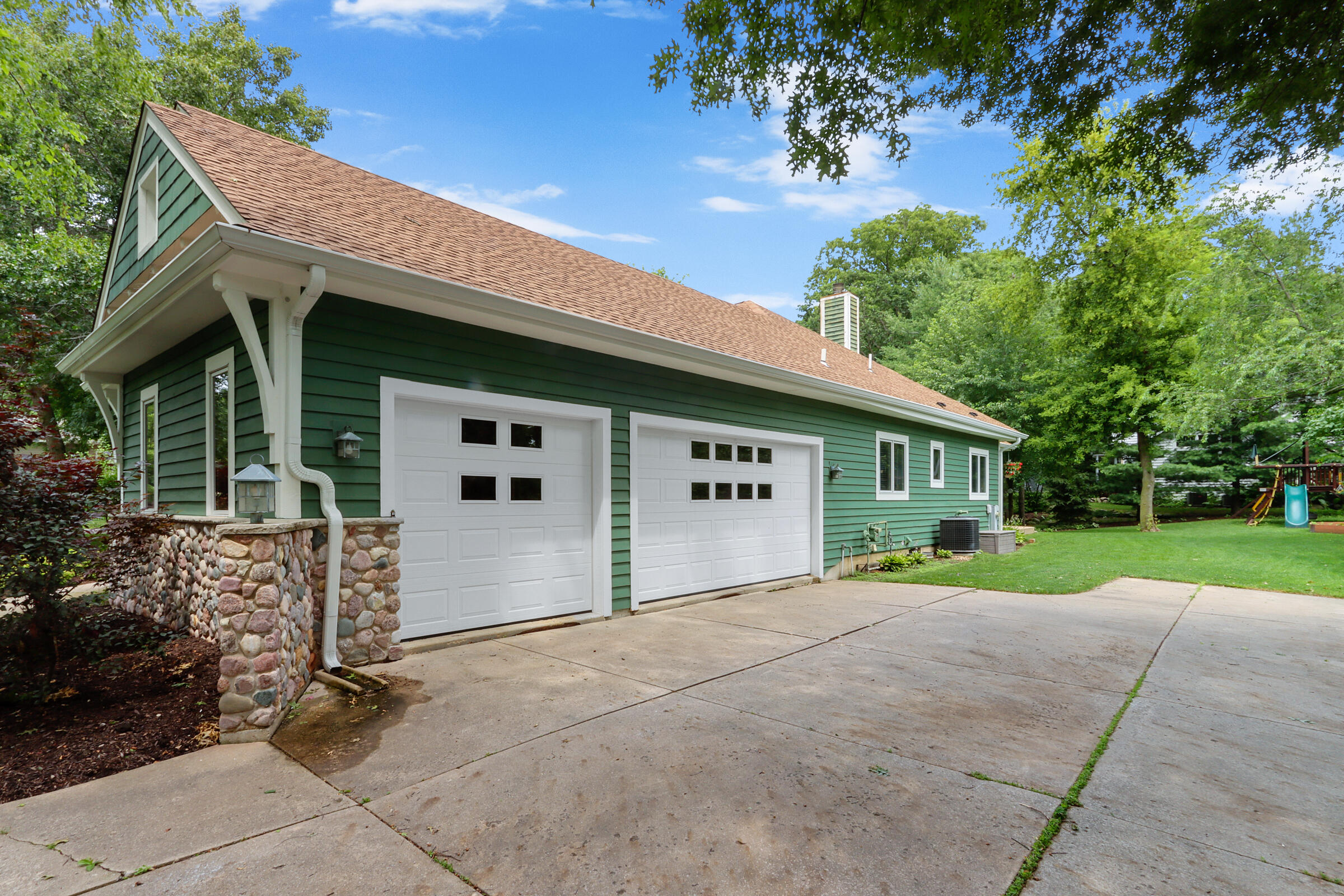 1019 Tarrant Dr