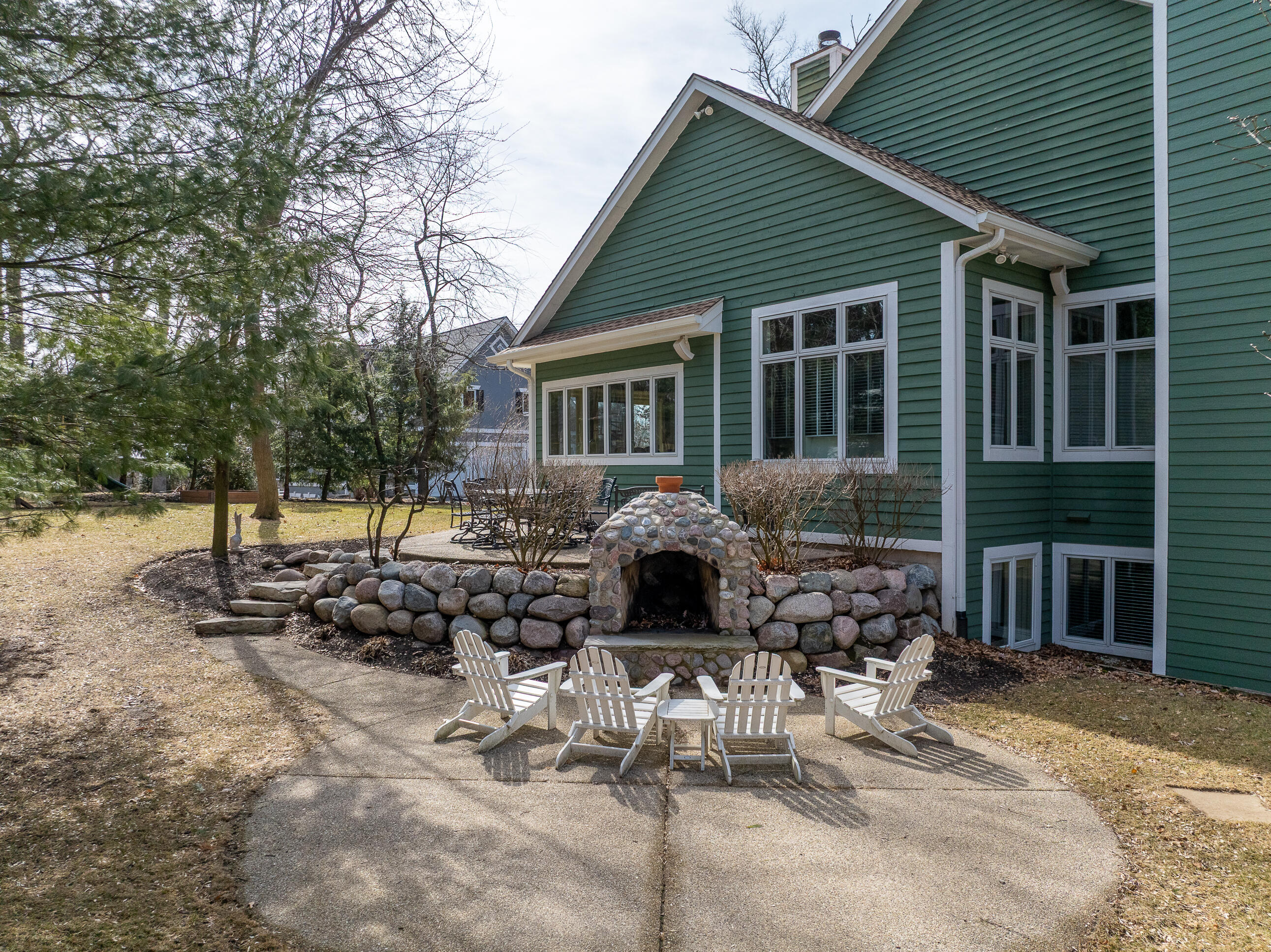 1019 Tarrant Dr