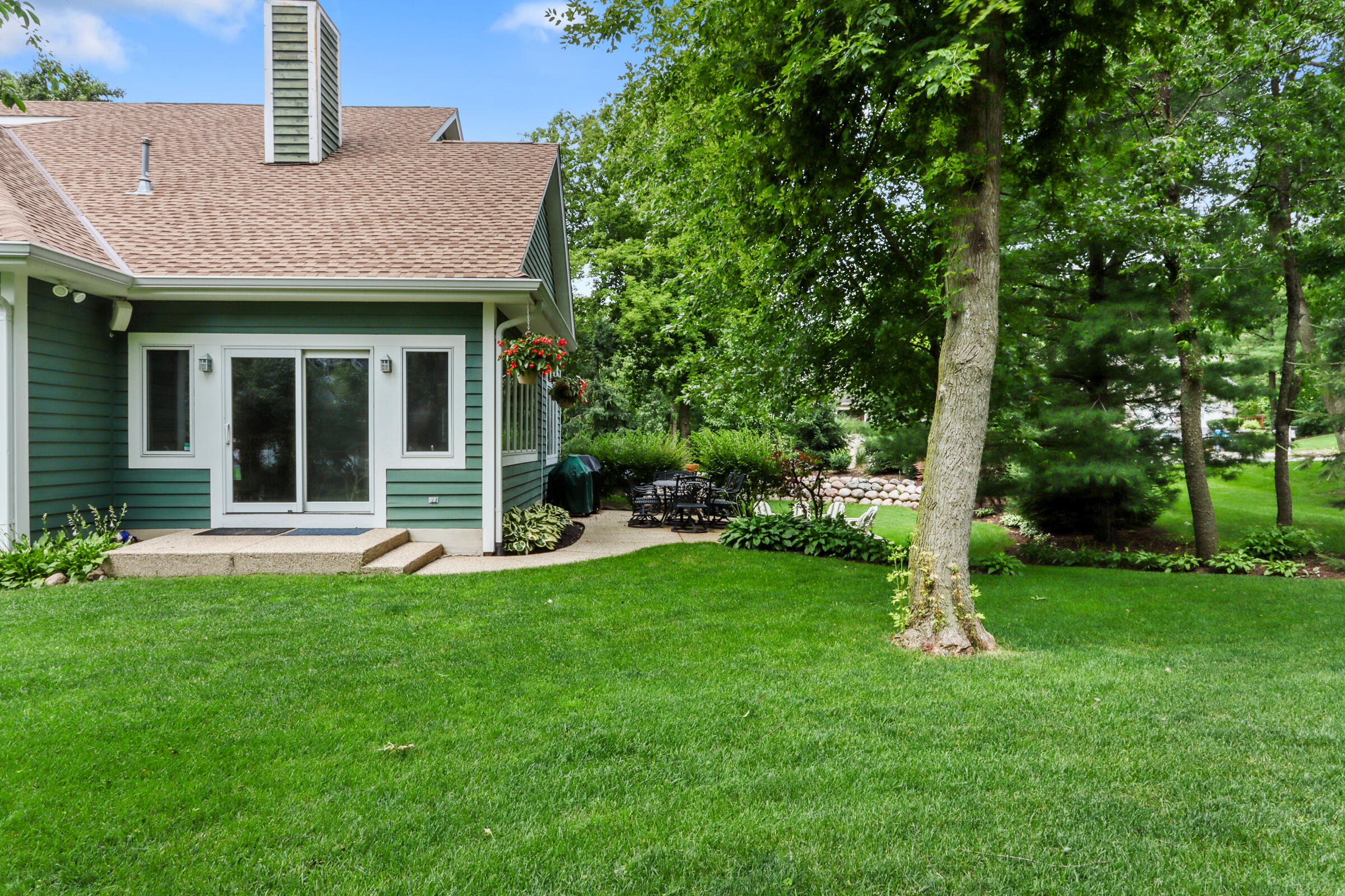 1019 Tarrant Dr