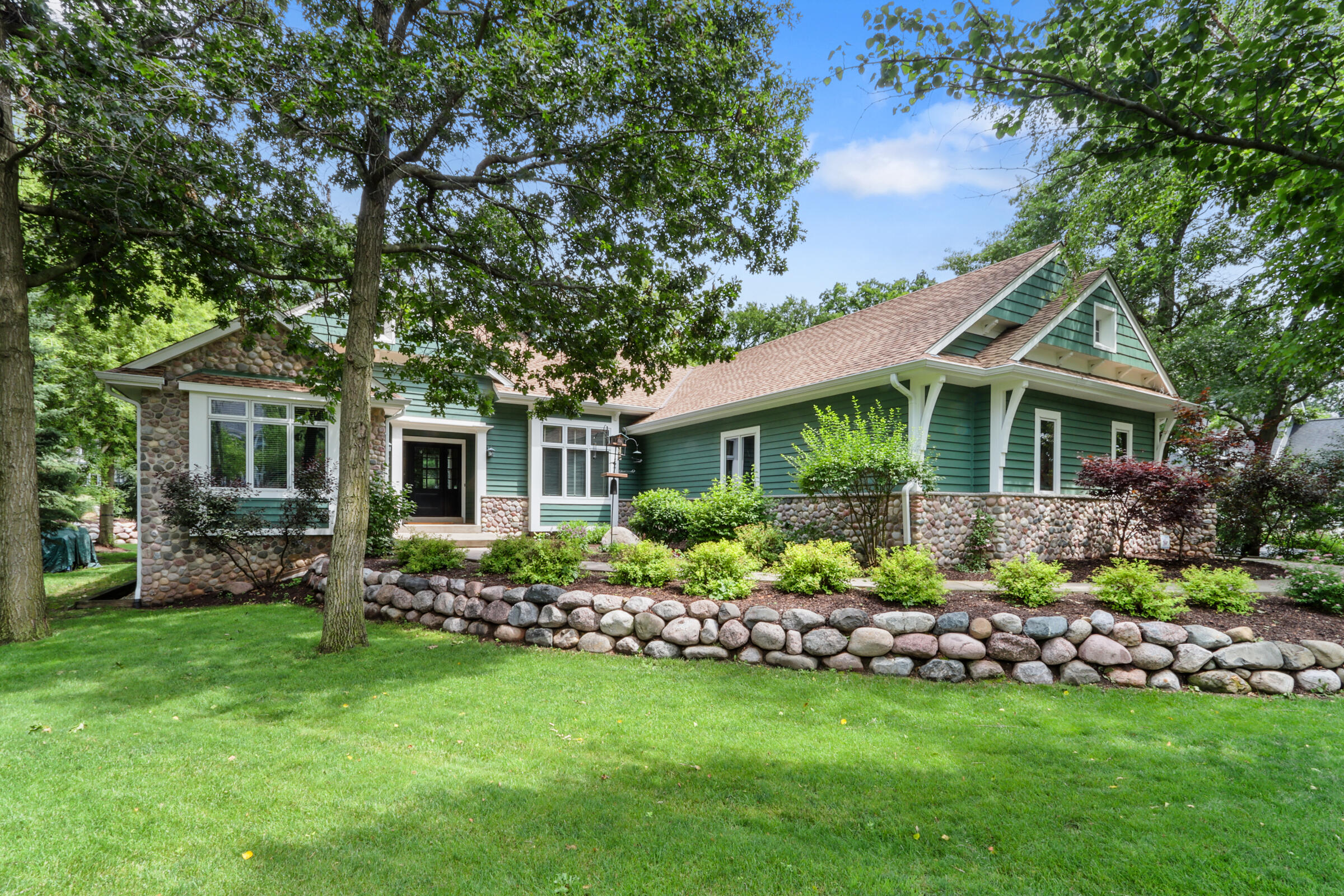 1019 Tarrant Dr