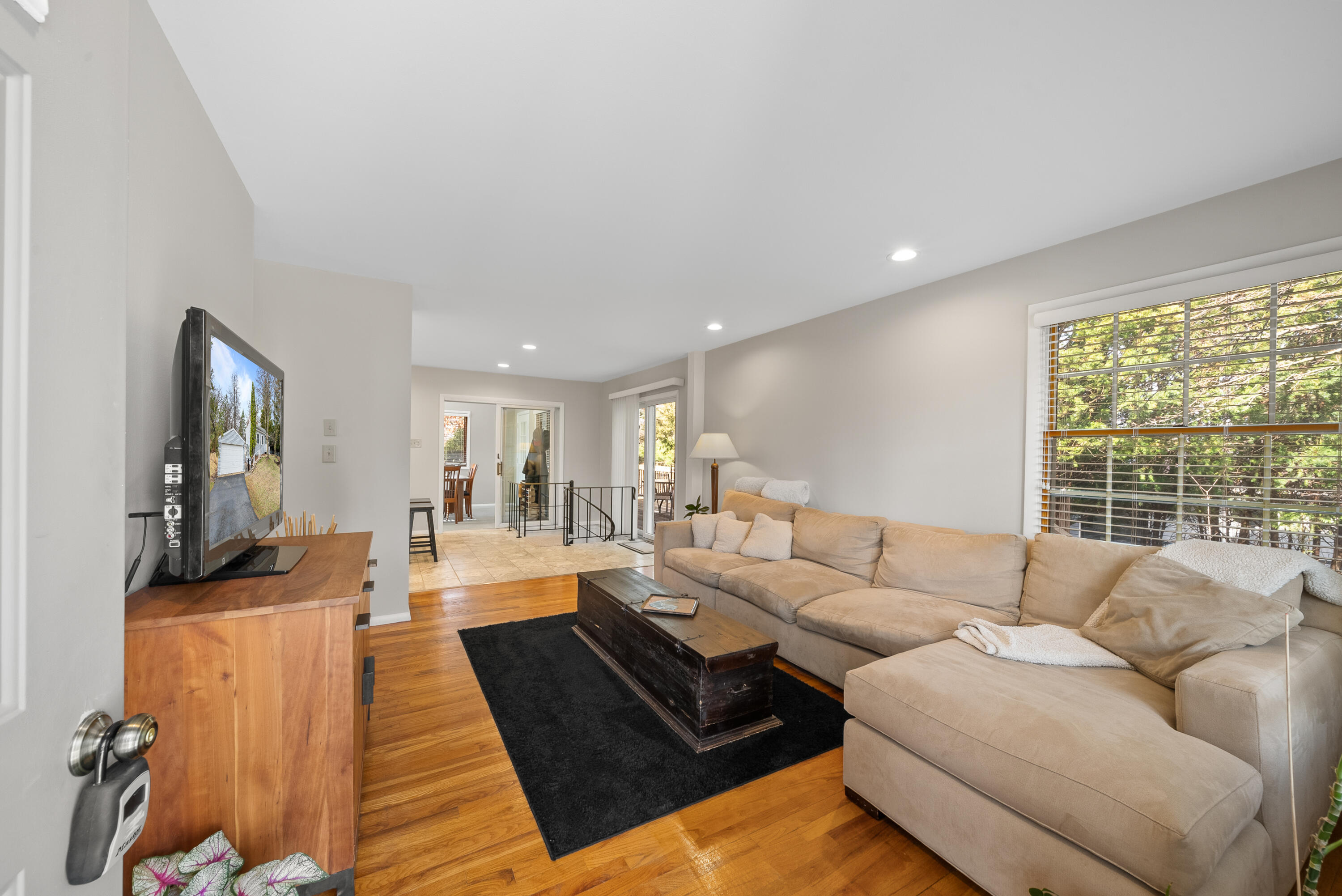 438 Sylvan Dr