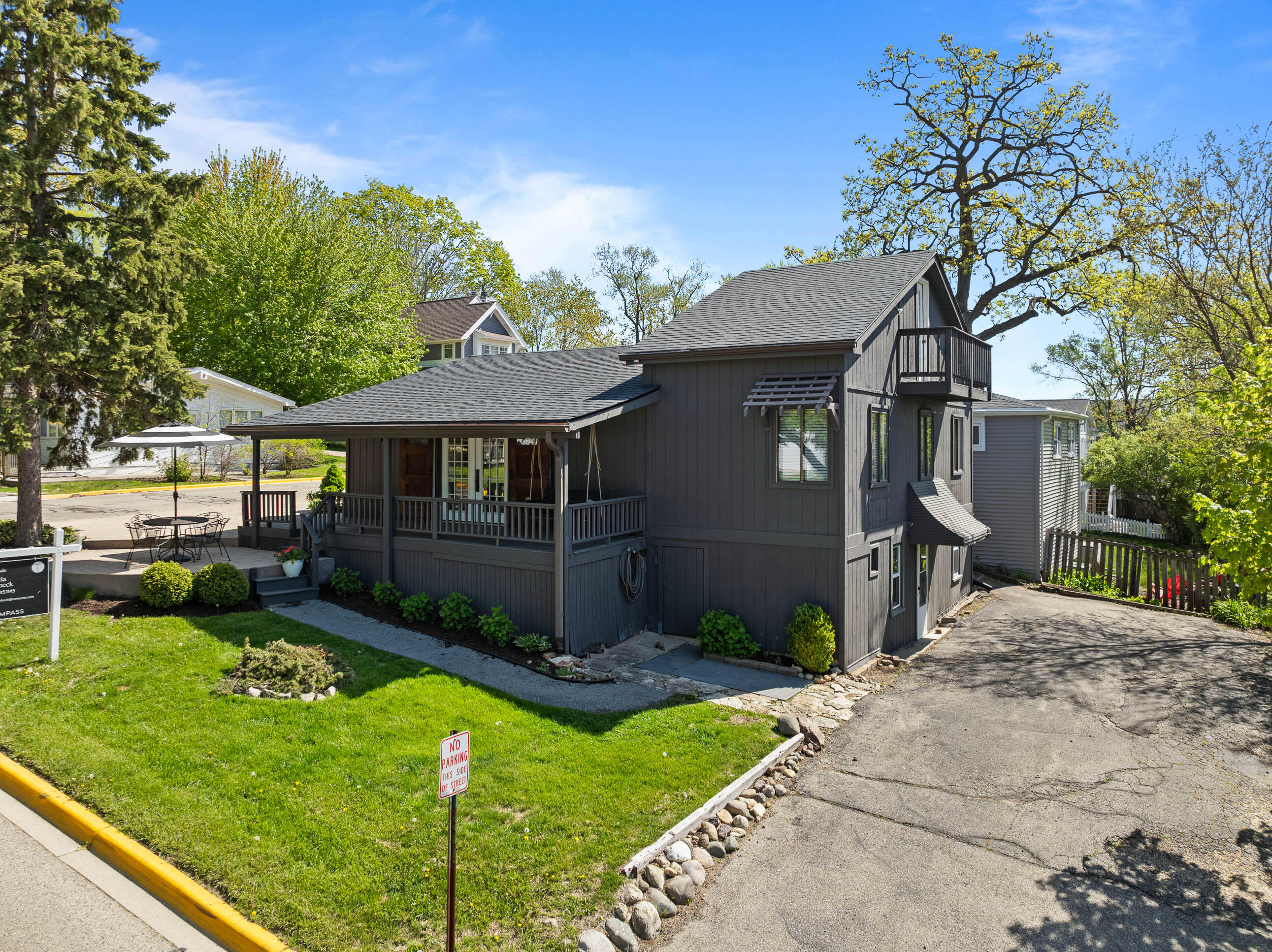 303 Bay View Ave