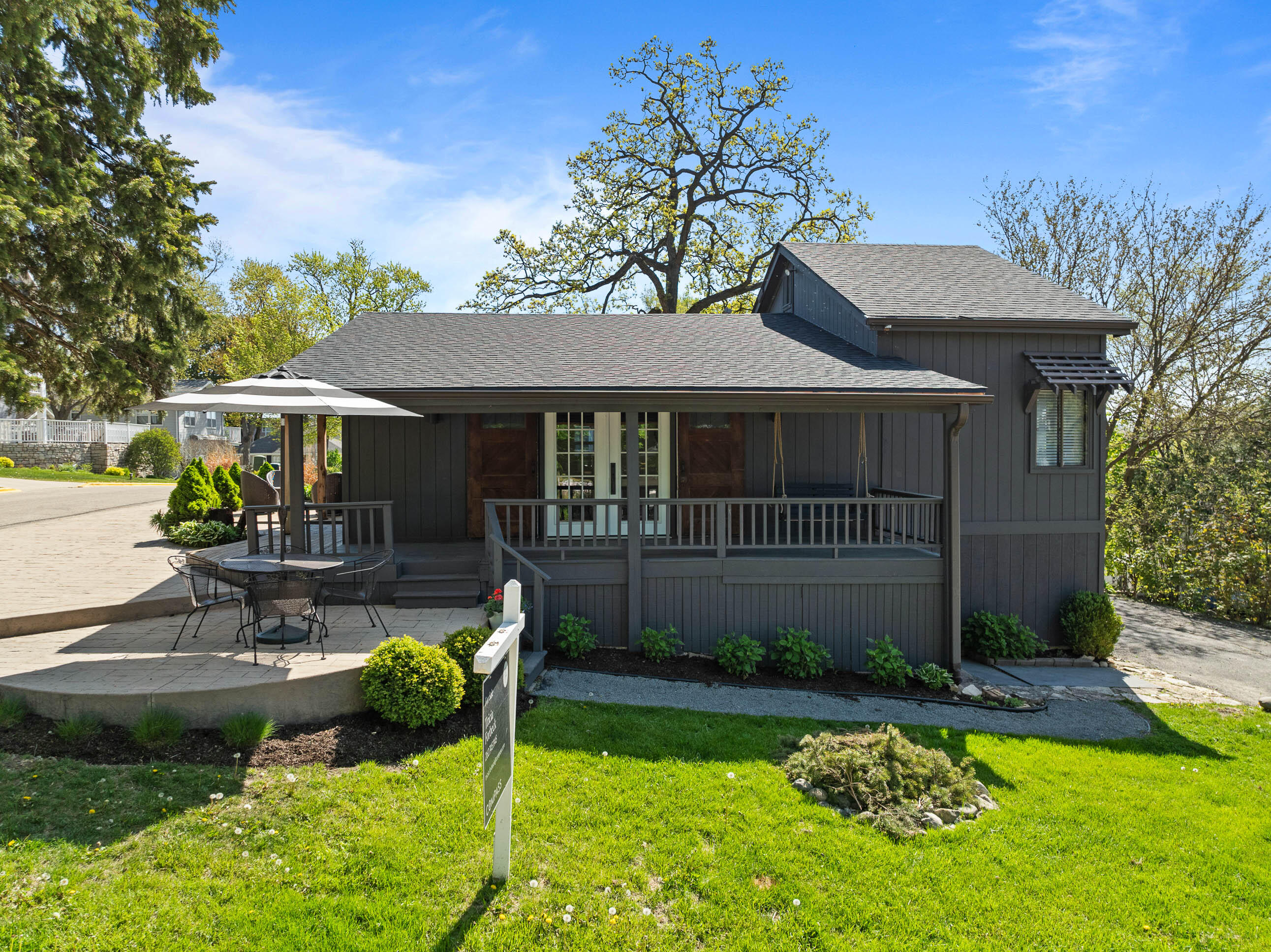 303 Bay View Ave