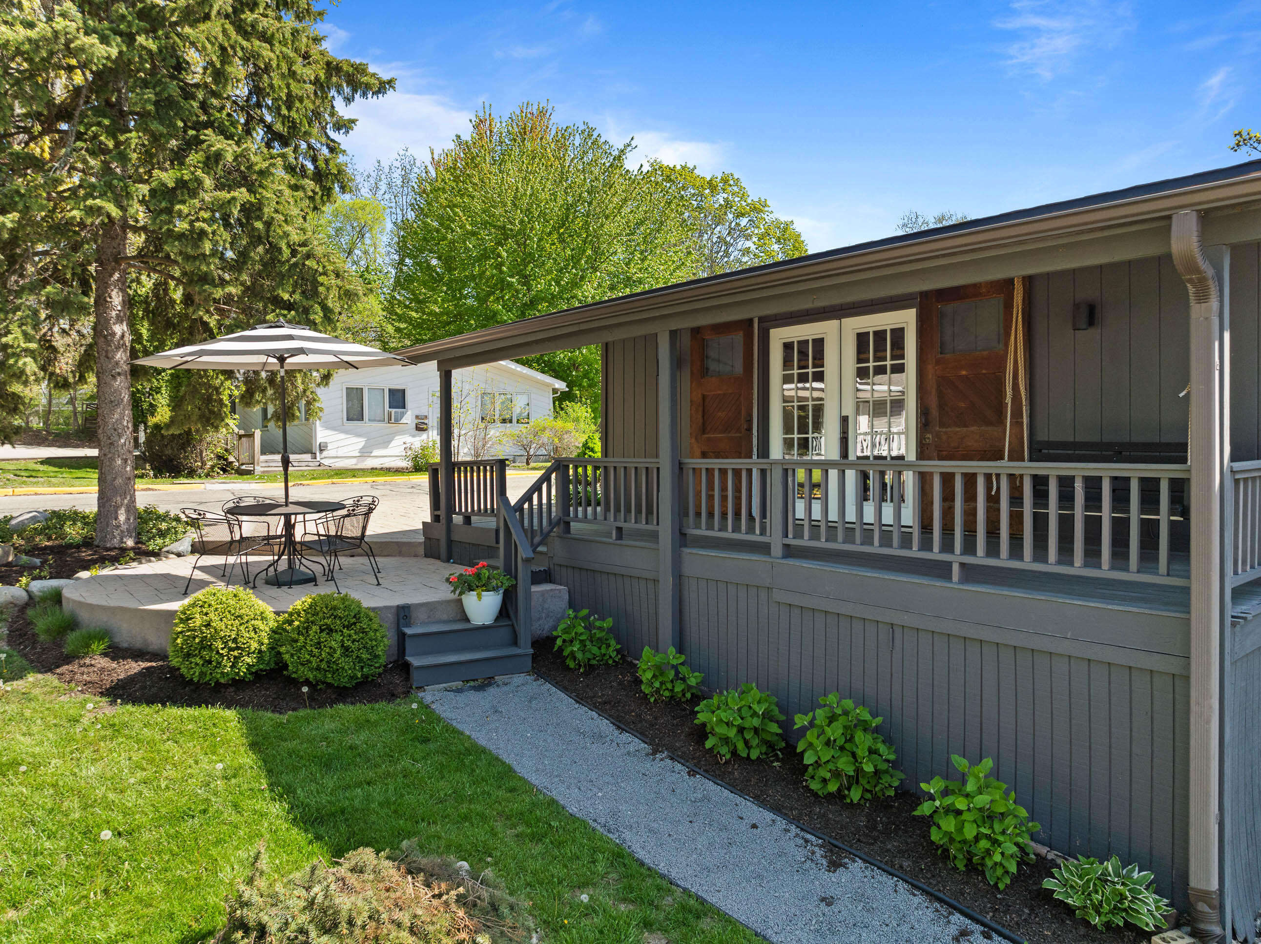 303 Bay View Ave