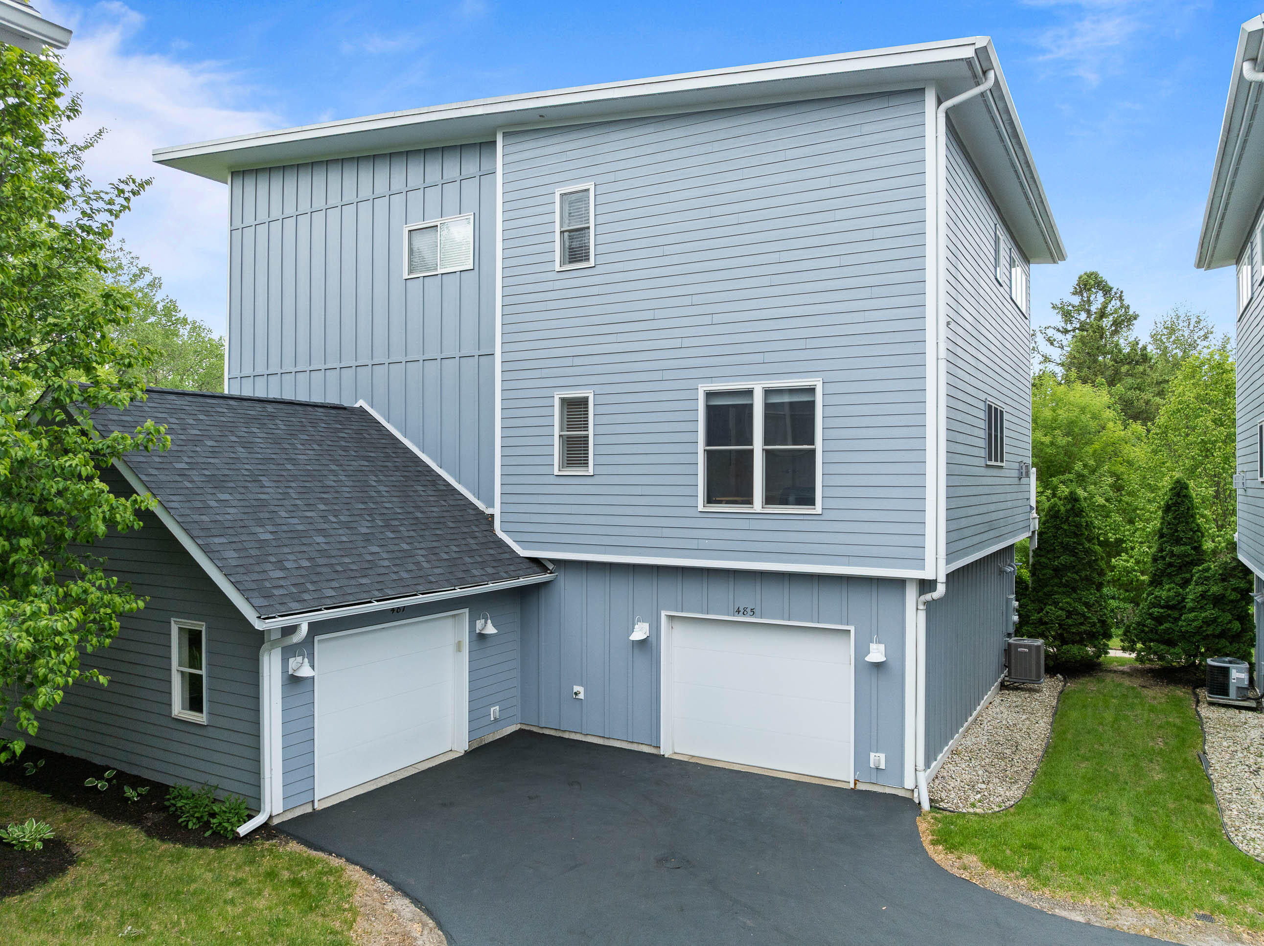 485 Mill St