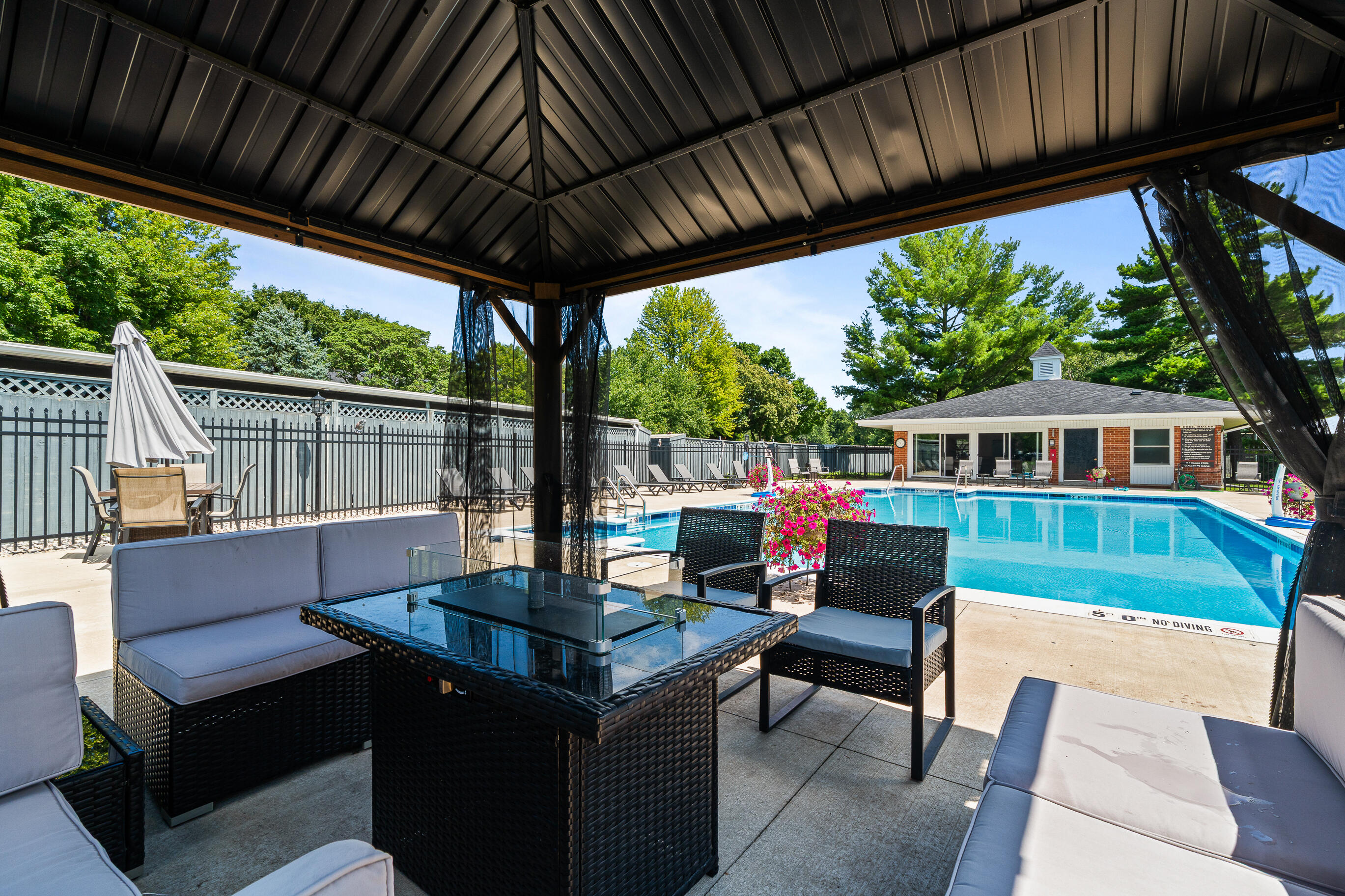348 County Rd B -