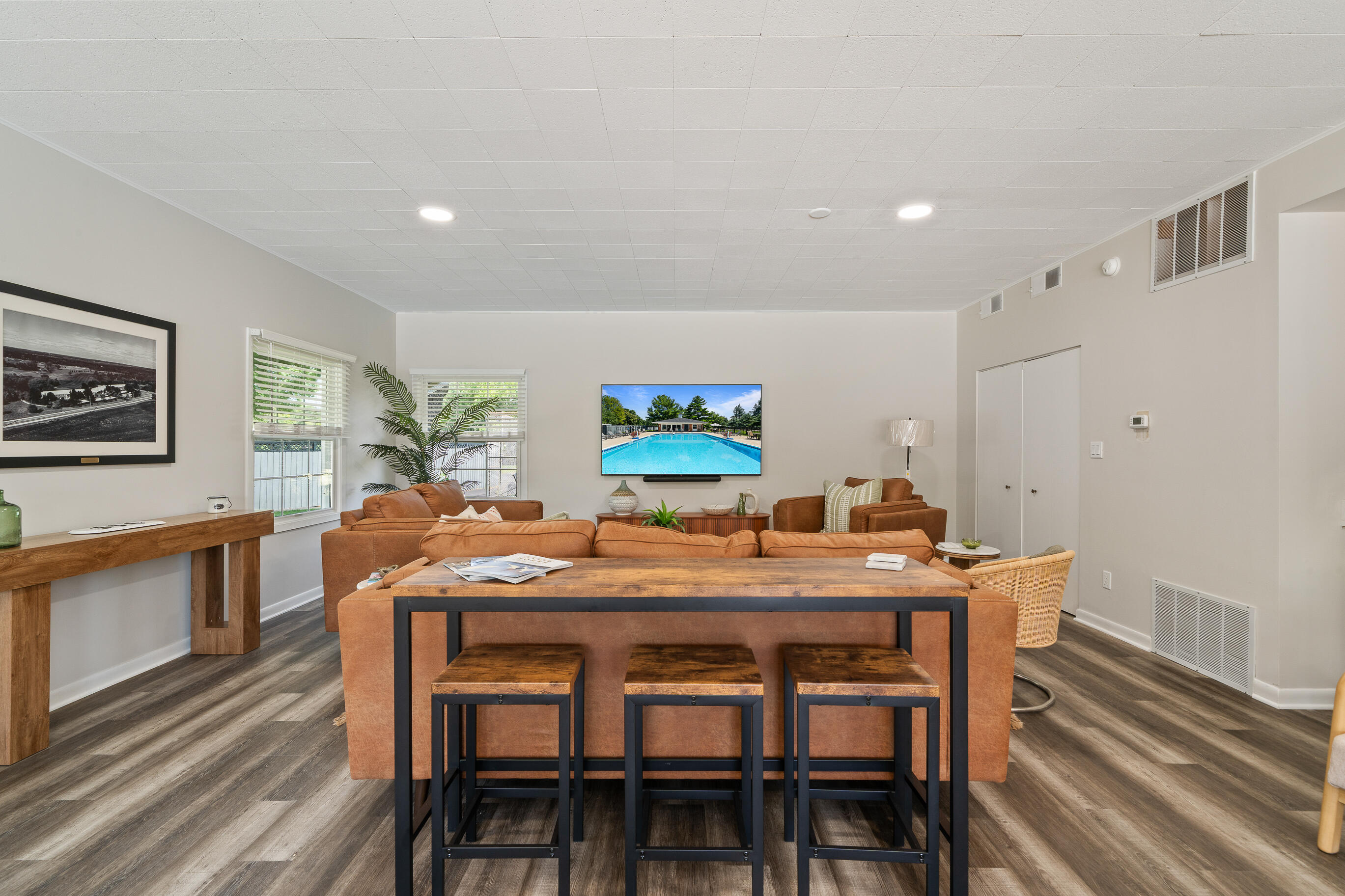 348 County Rd B -