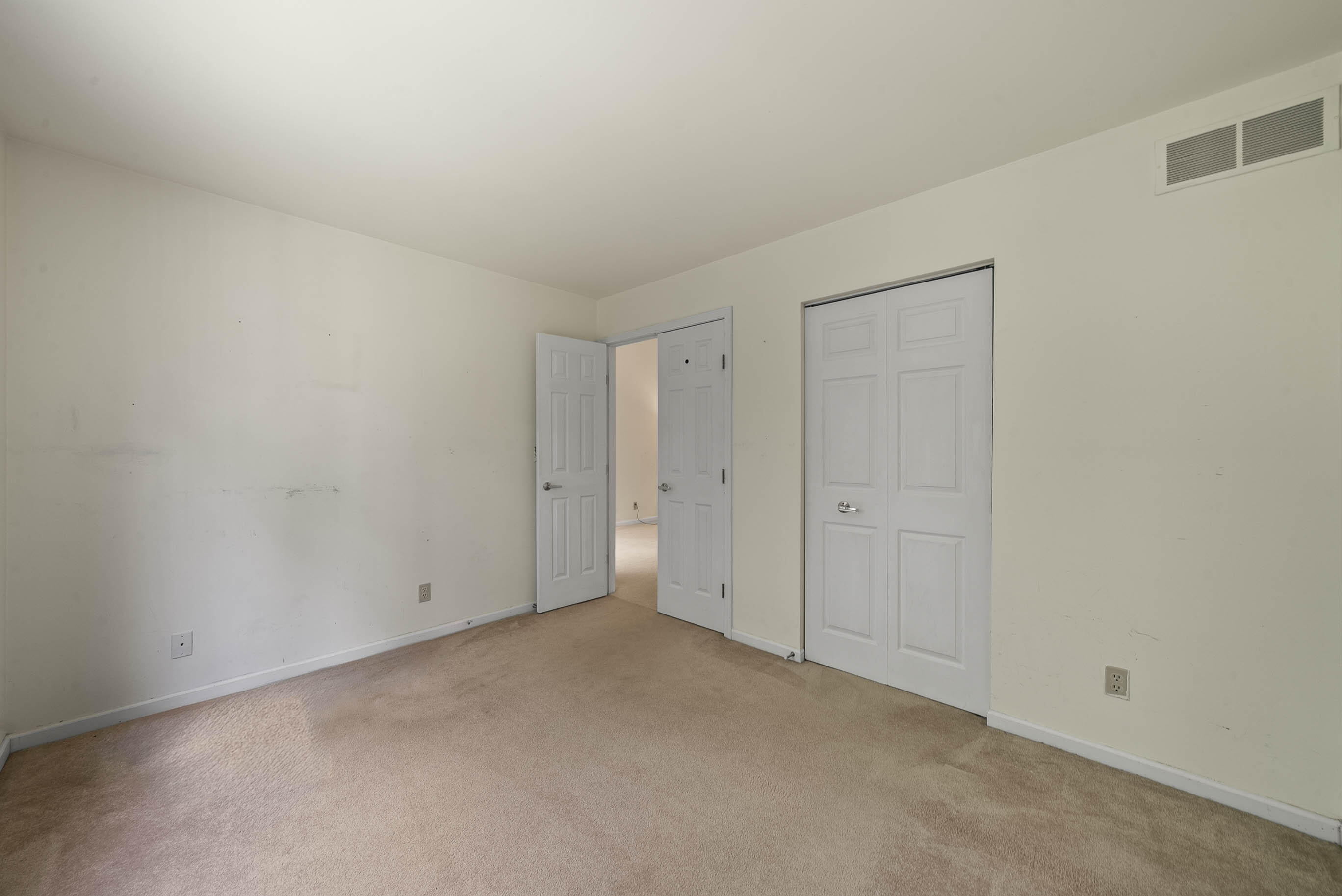 500 S Edwards Blvd