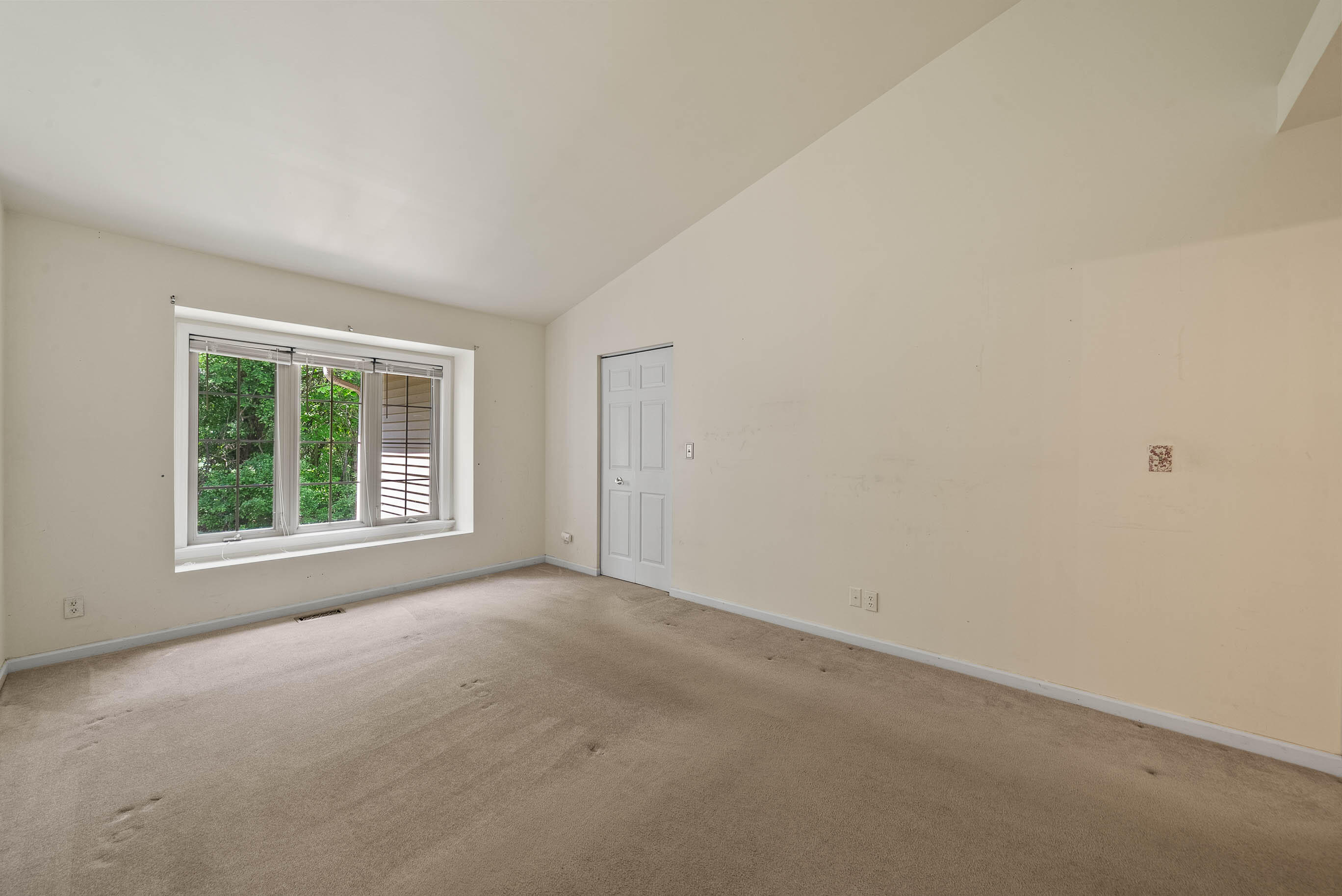 500 S Edwards Blvd