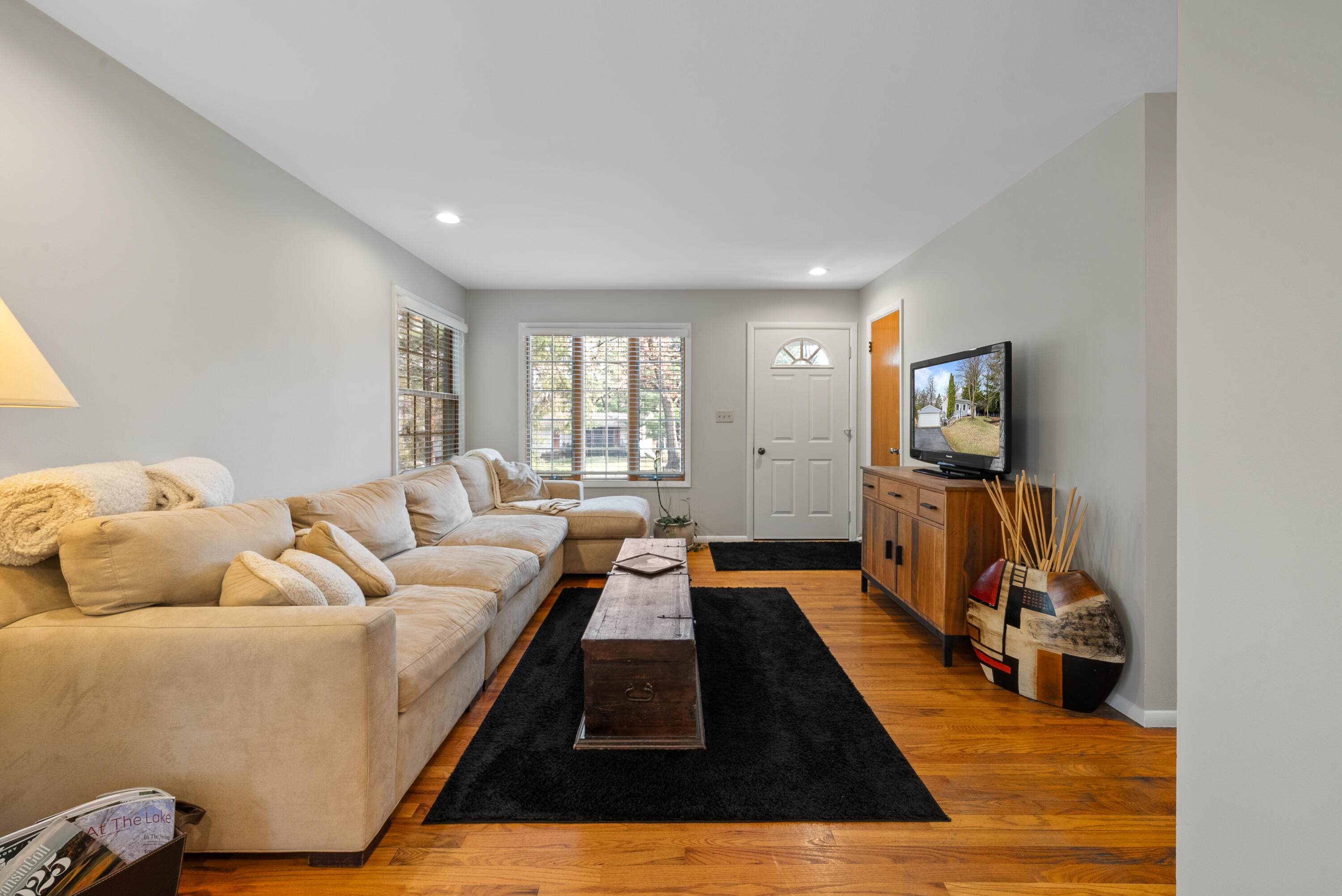 438 Sylvan Dr