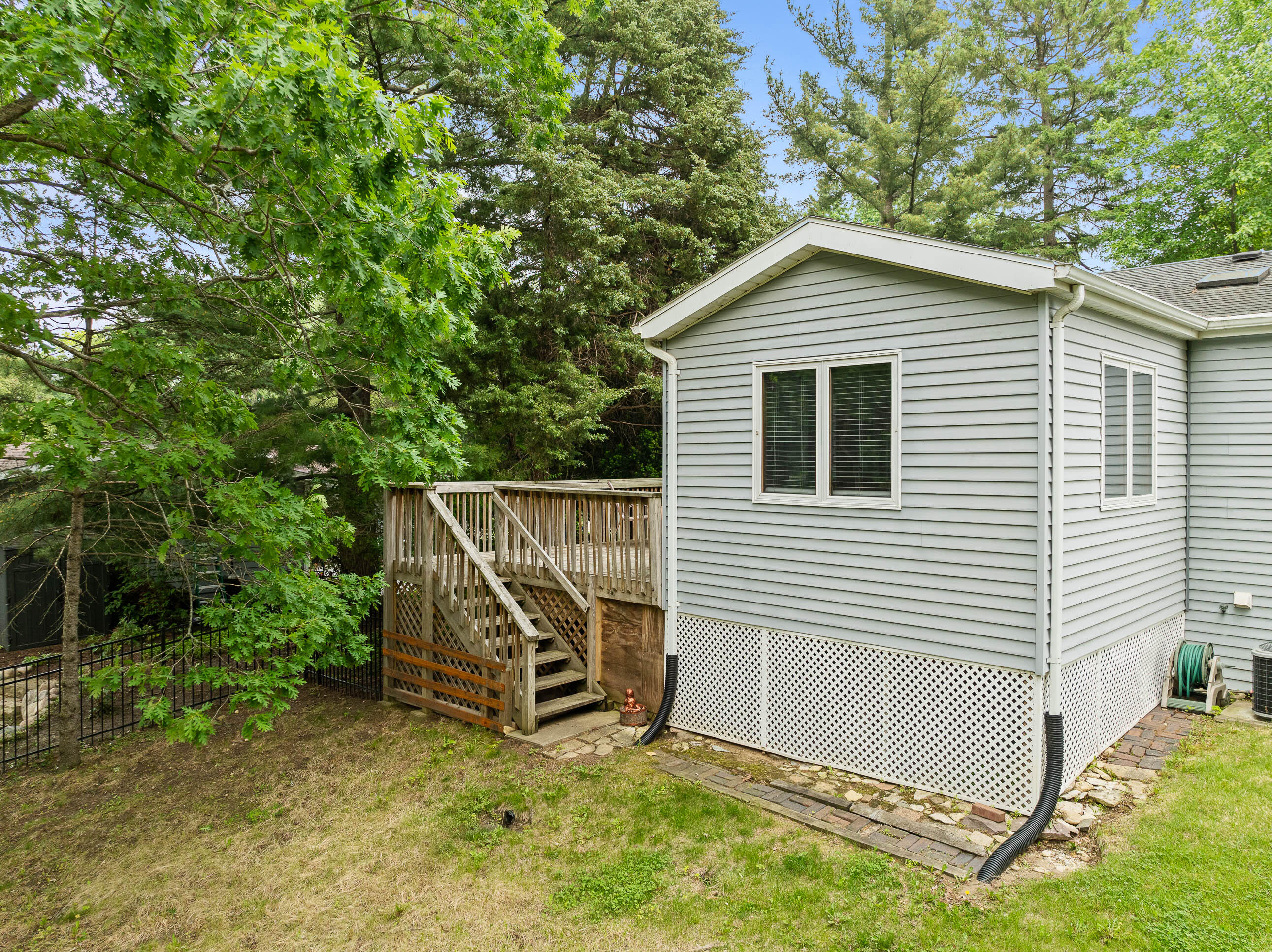 438 Sylvan Dr