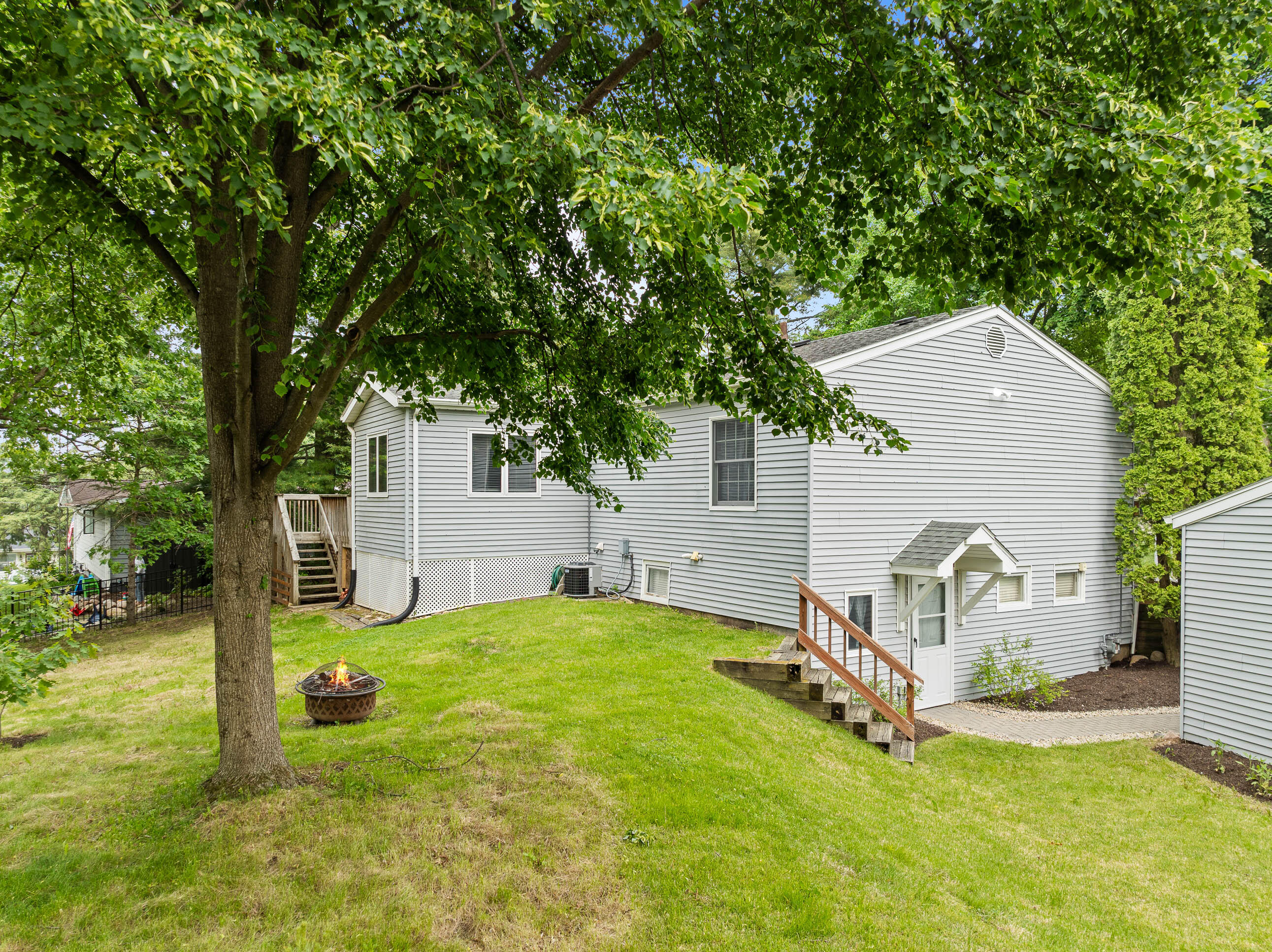 438 Sylvan Dr