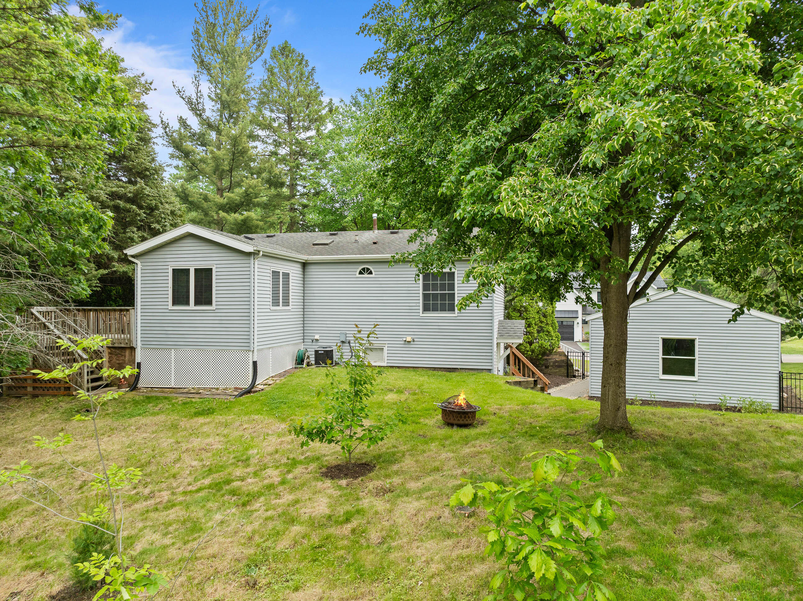 438 Sylvan Dr
