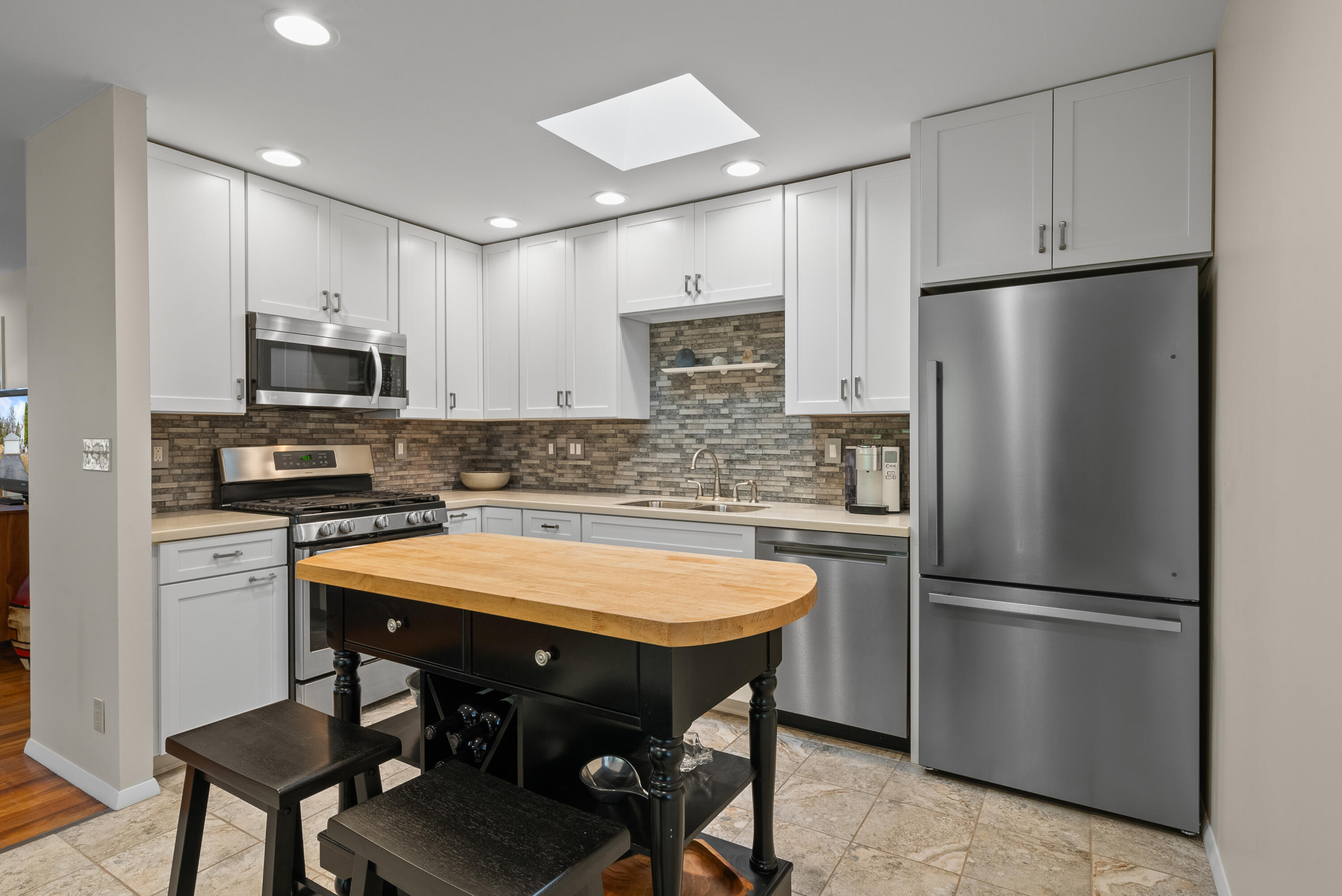 438 Sylvan Dr