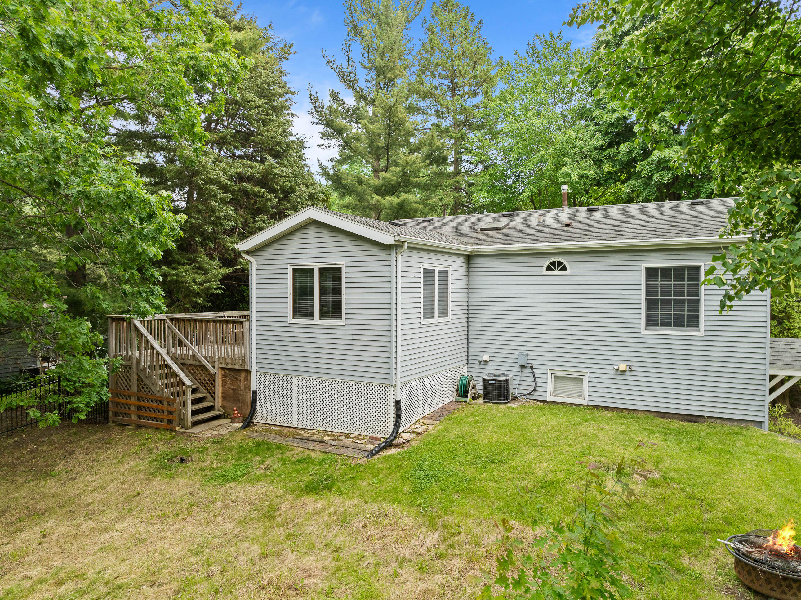 438 Sylvan Dr