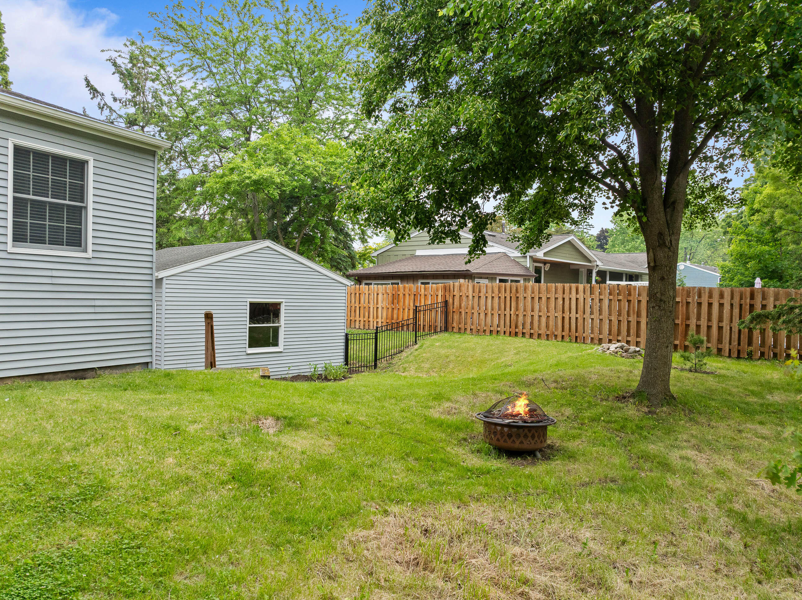 438 Sylvan Dr