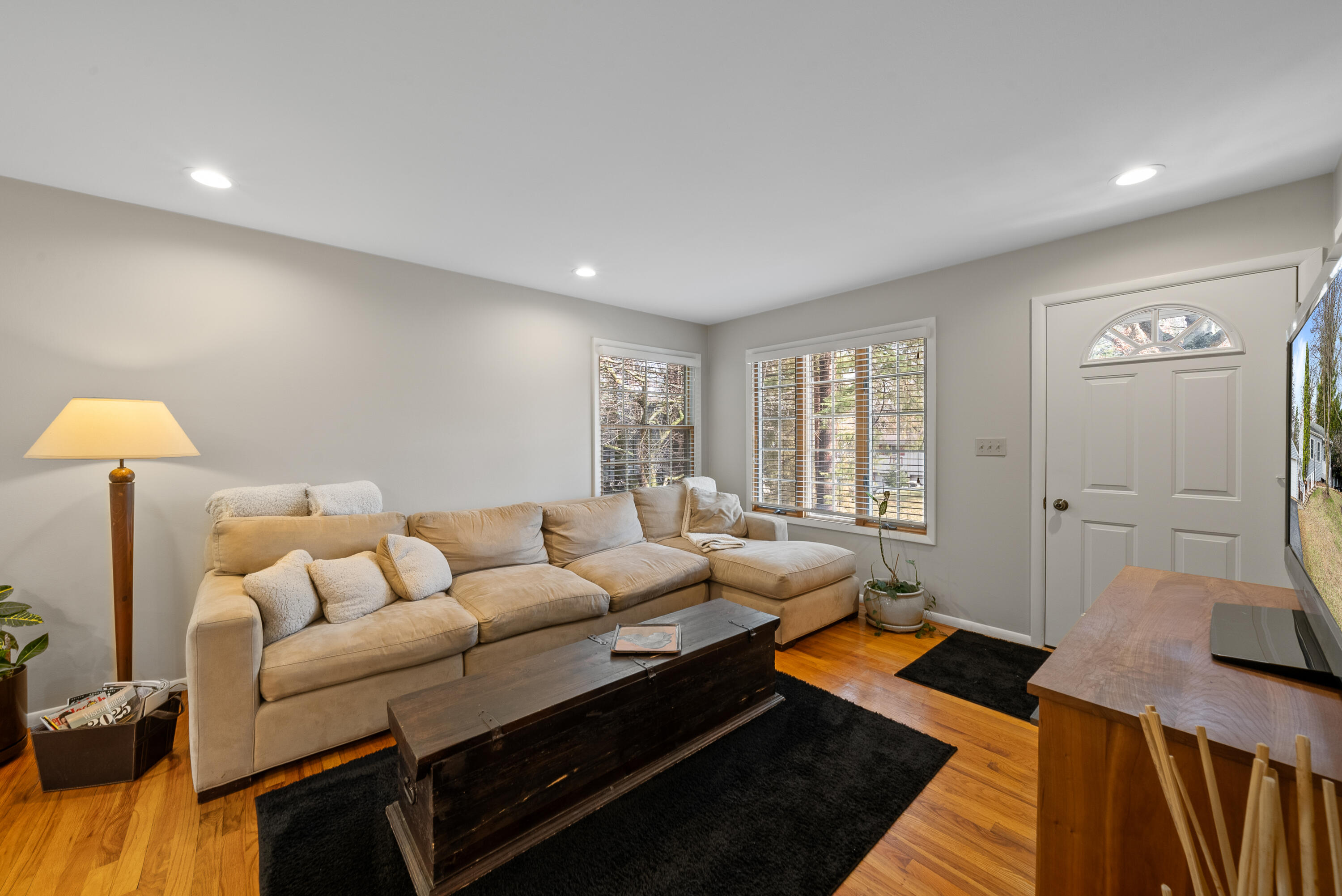 438 Sylvan Dr