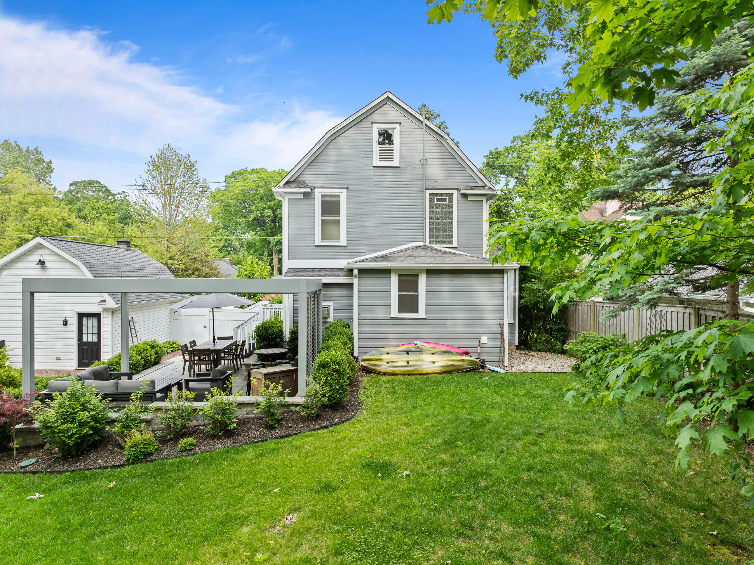 170 N Lakeshore Dr