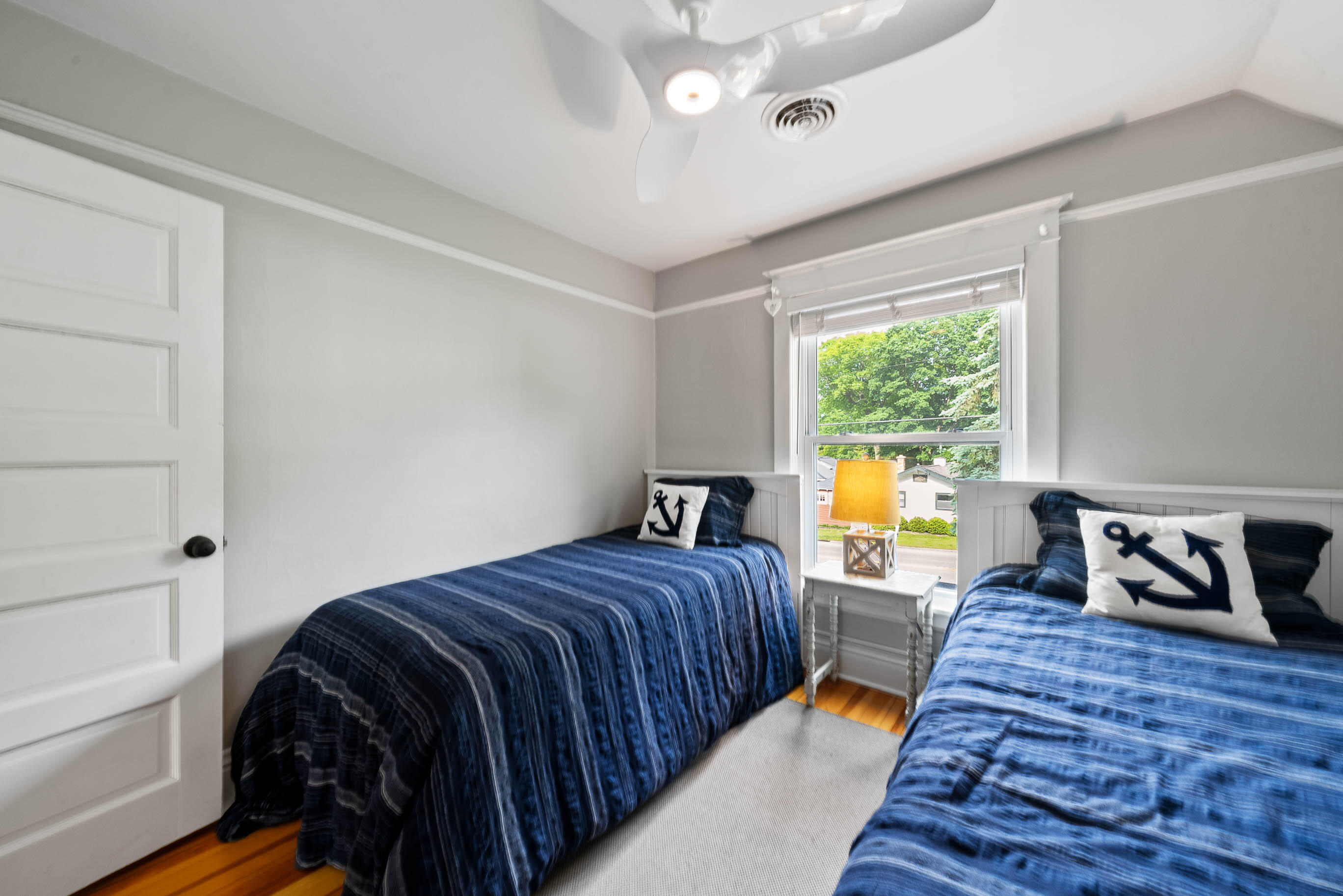 170 N Lakeshore Dr