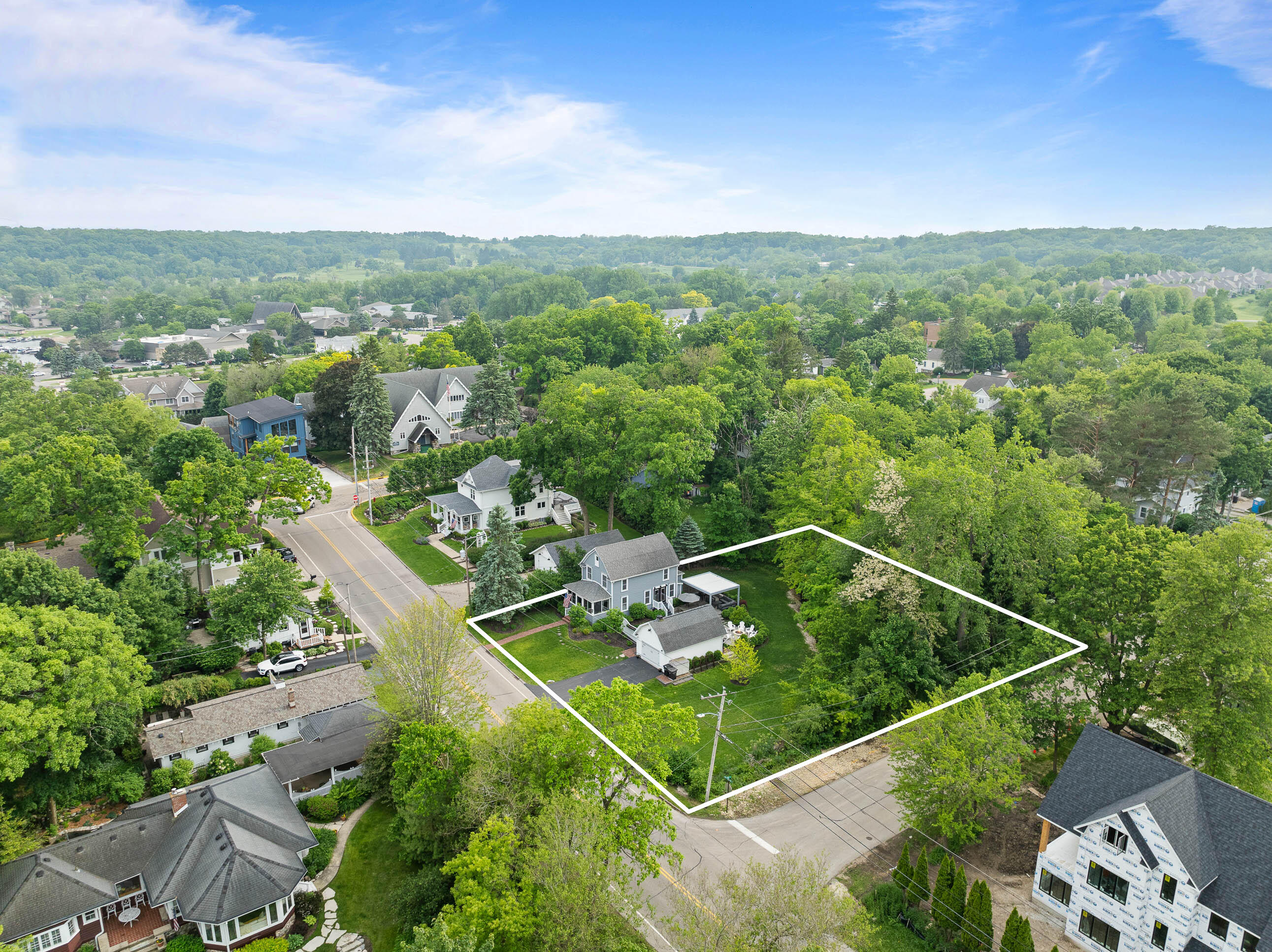 170 N Lakeshore Dr
