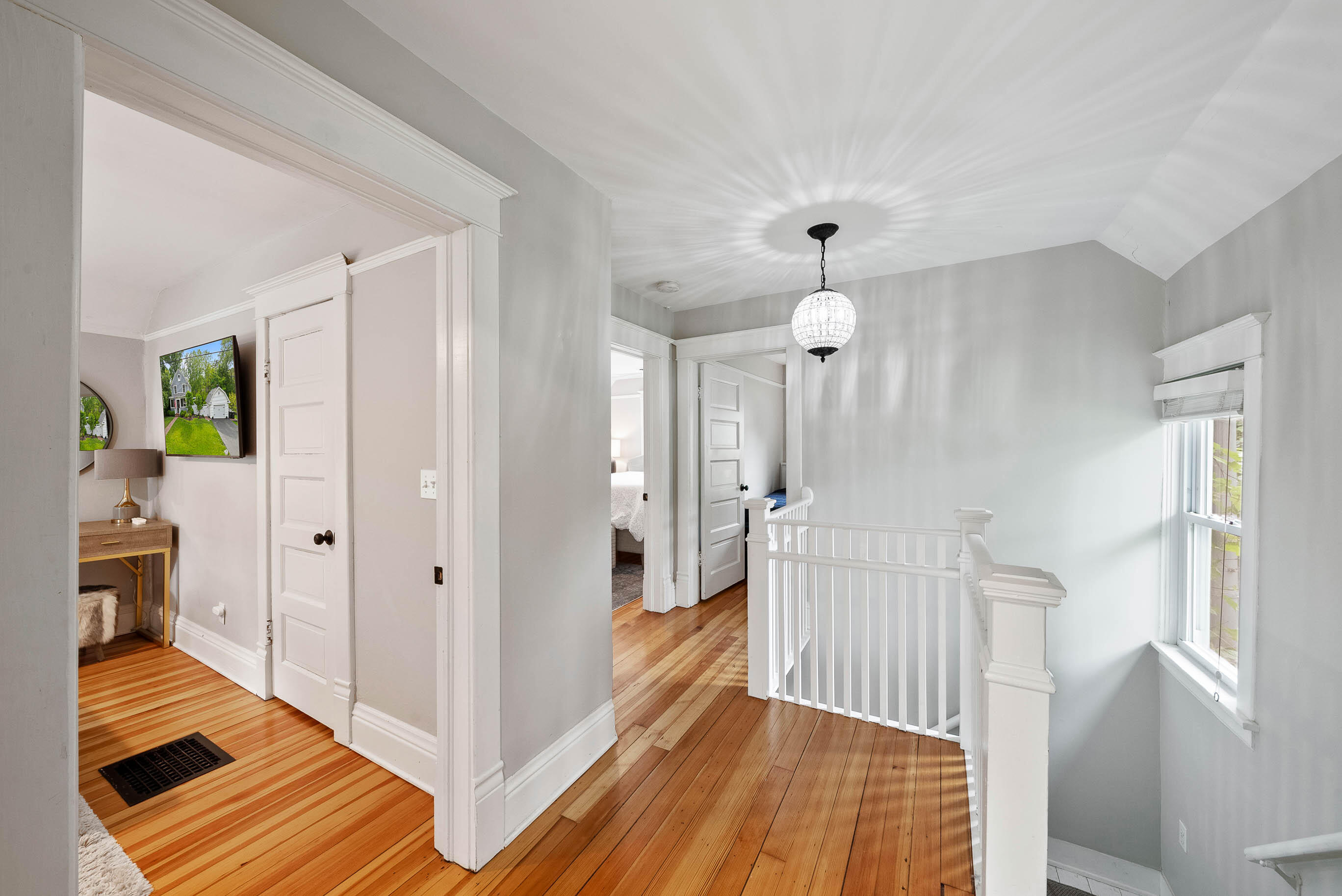 170 N Lakeshore Dr
