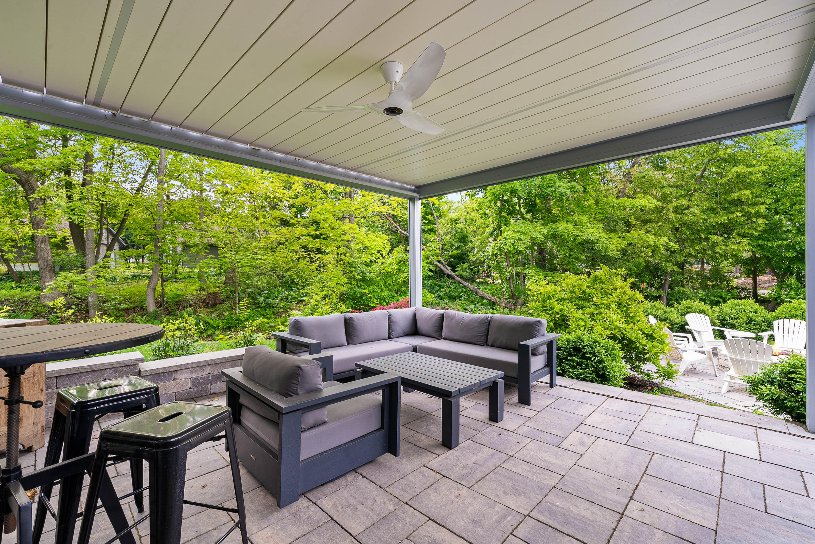 170 N Lakeshore Dr