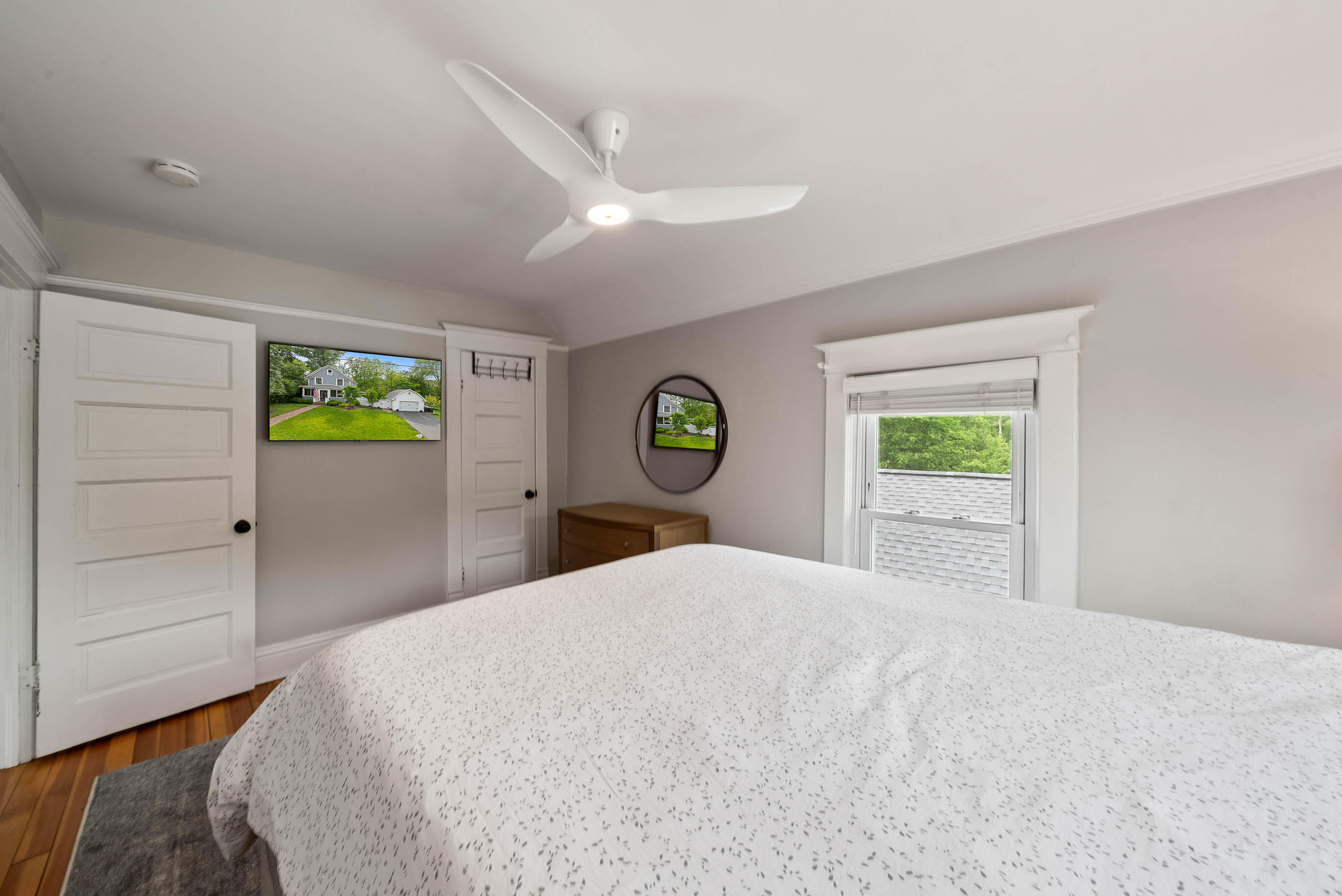 170 N Lakeshore Dr