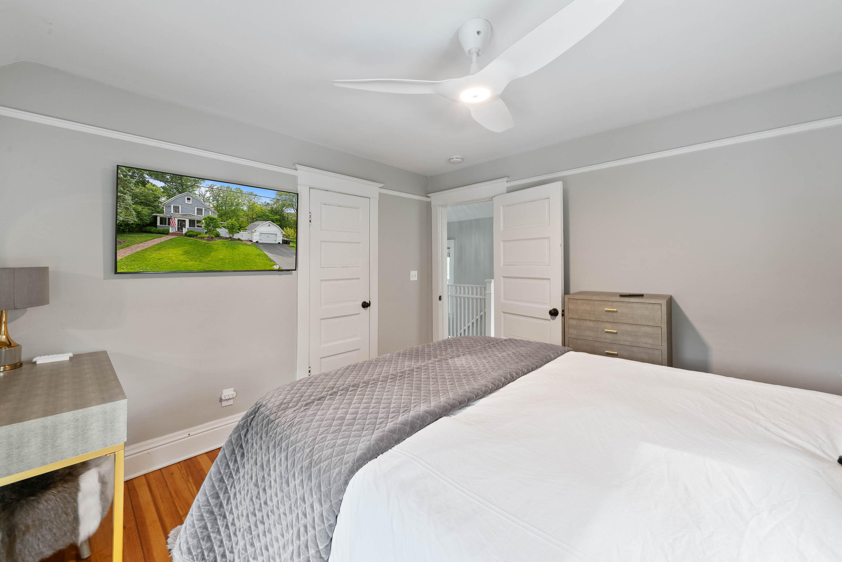 170 N Lakeshore Dr