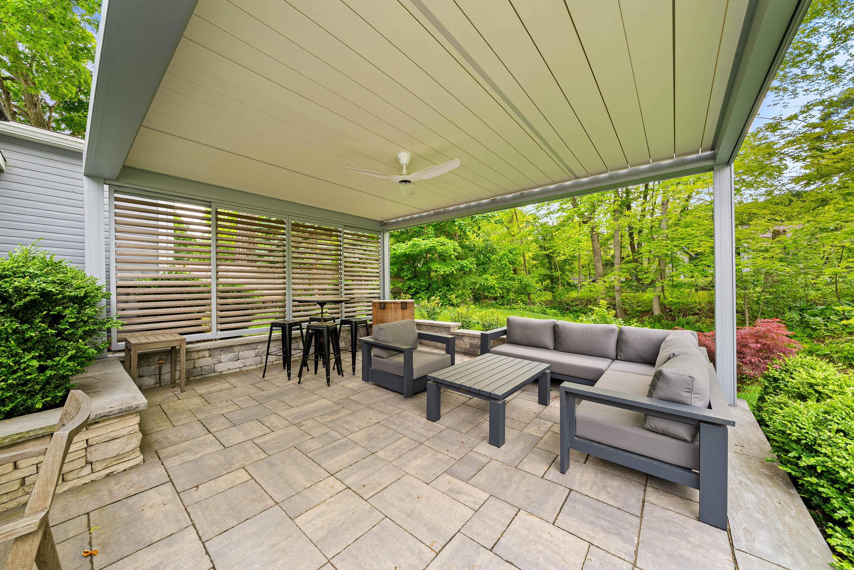 170 N Lakeshore Dr