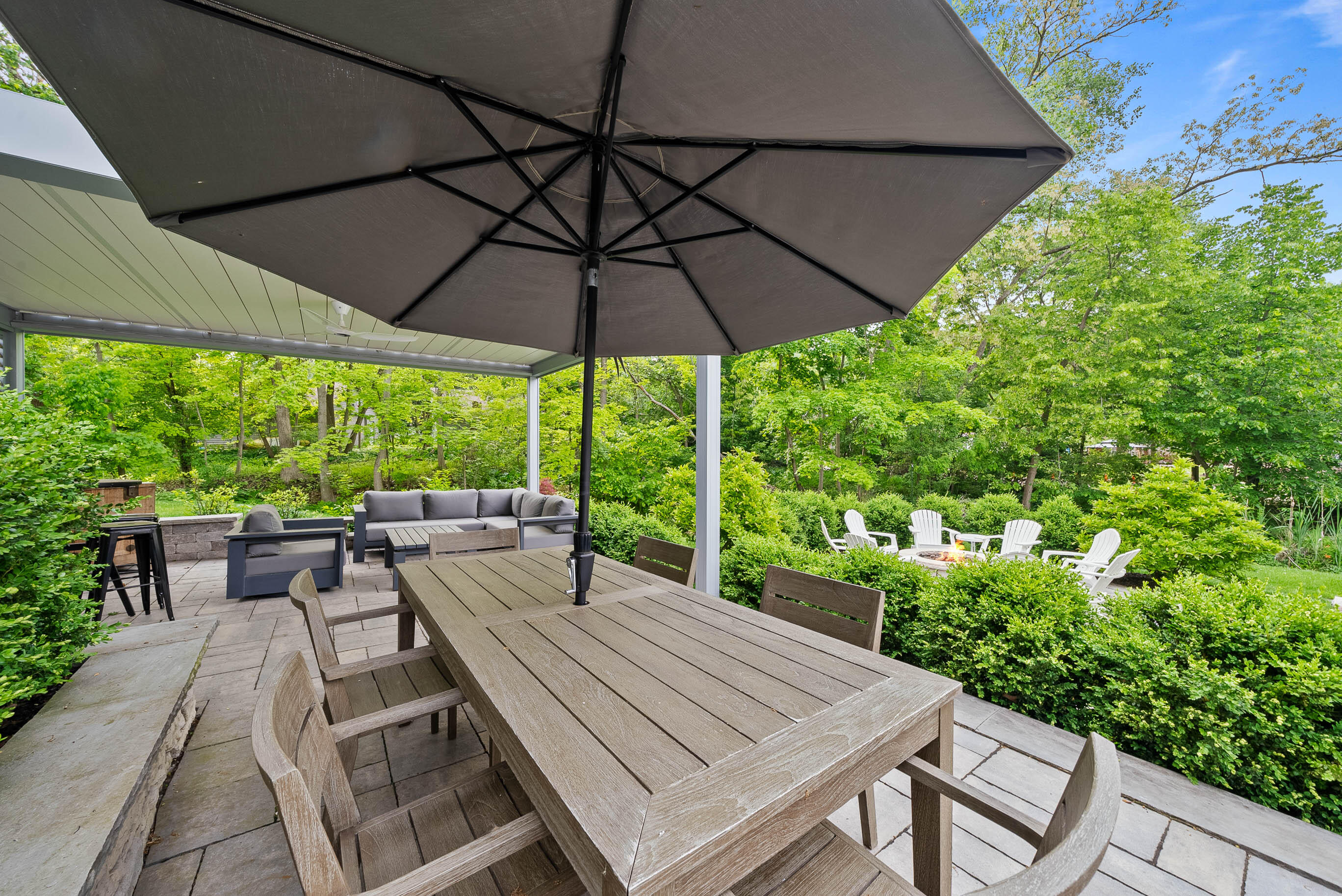 170 N Lakeshore Dr