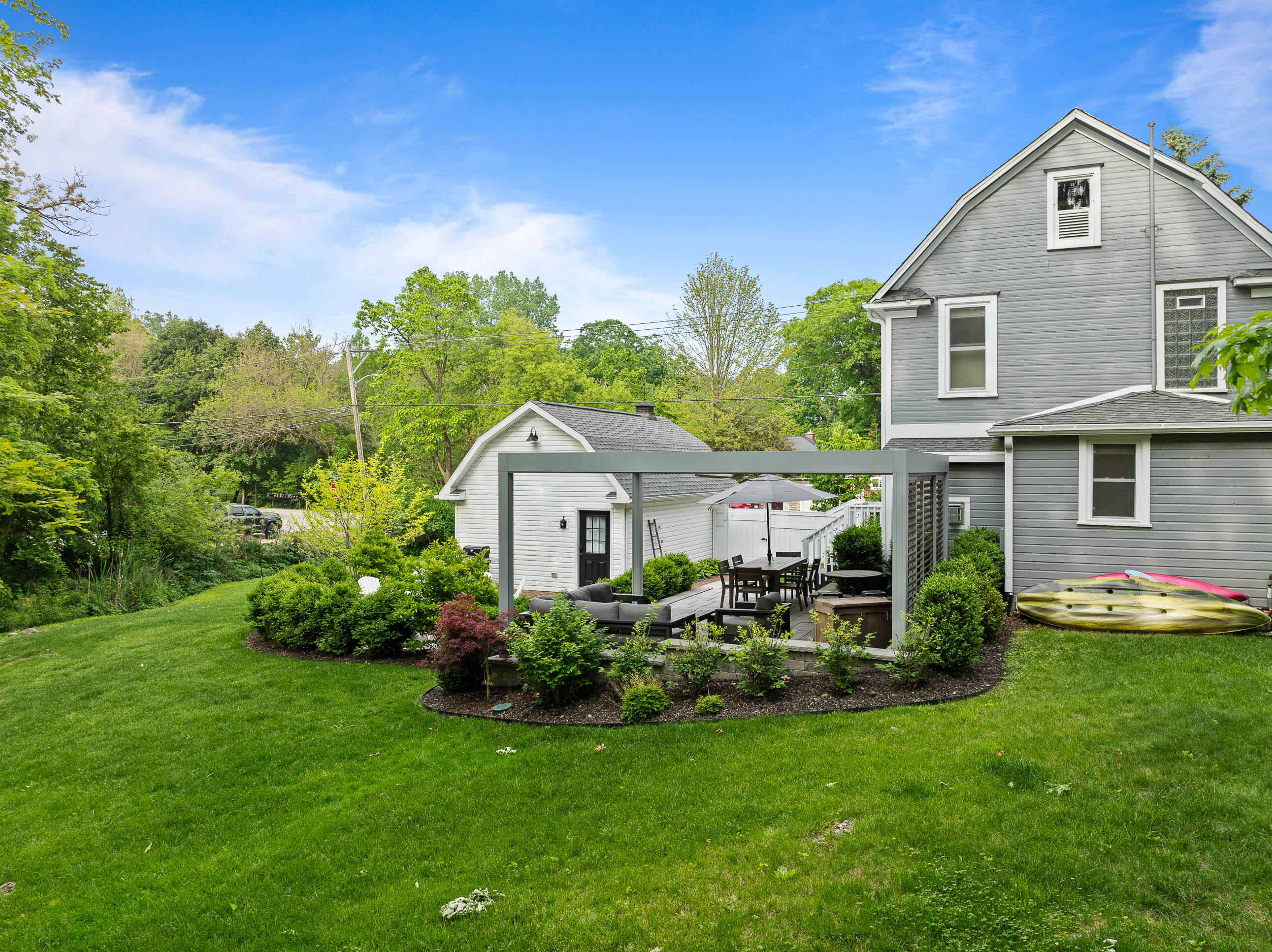 170 N Lakeshore Dr